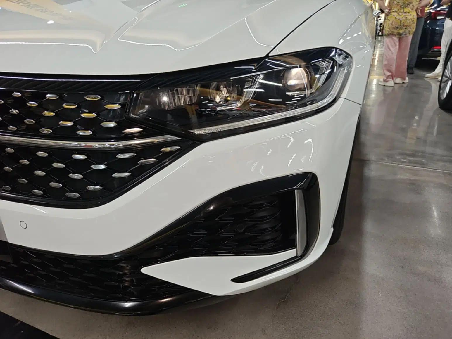 Volkswagen Lavida 2024 300TSI DSG Starry Sky Leading Edition — миниатюра 8