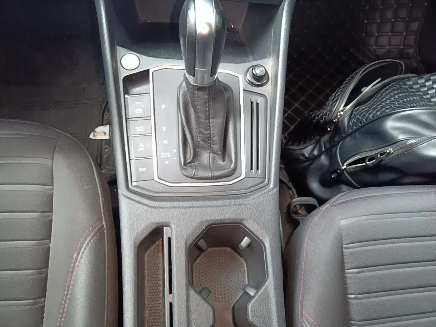 Volkswagen Lavida 2023 280TSI DSG Starry Sky Deluxe Edition — миниатюра 16