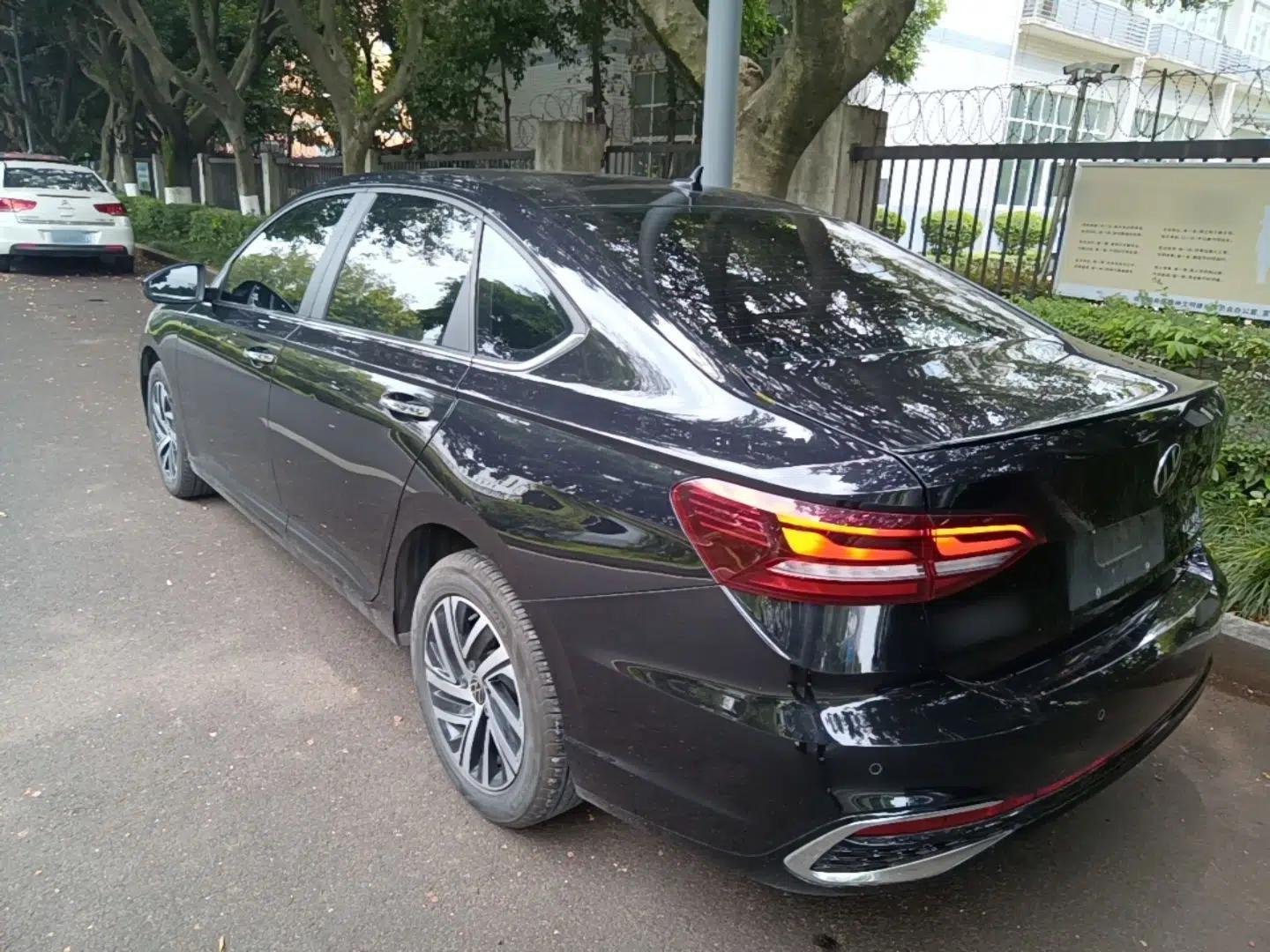 Volkswagen Lavida 2023 280TSI DSG Starry Sky Deluxe Edition — миниатюра 4