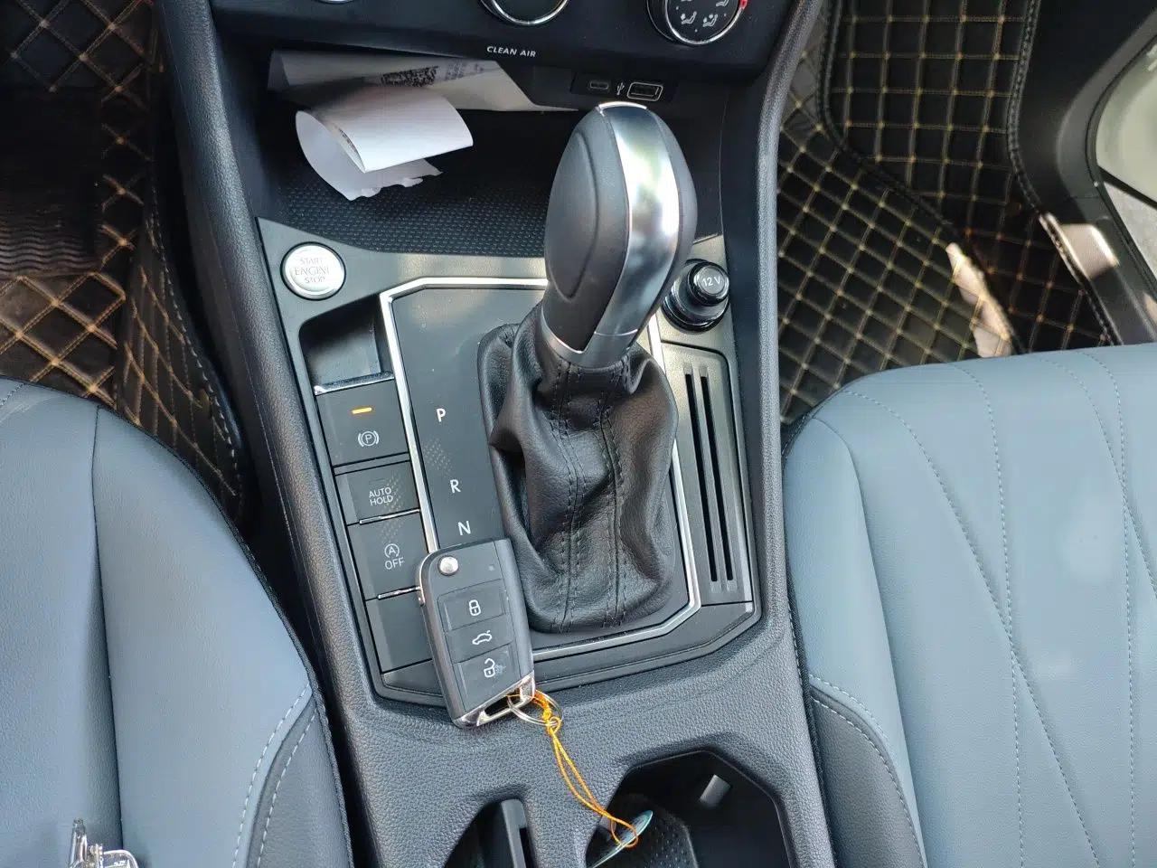 Volkswagen Lavida 2024 1.5L Automatic Starry Sky 5 Million Edition — миниатюра 14