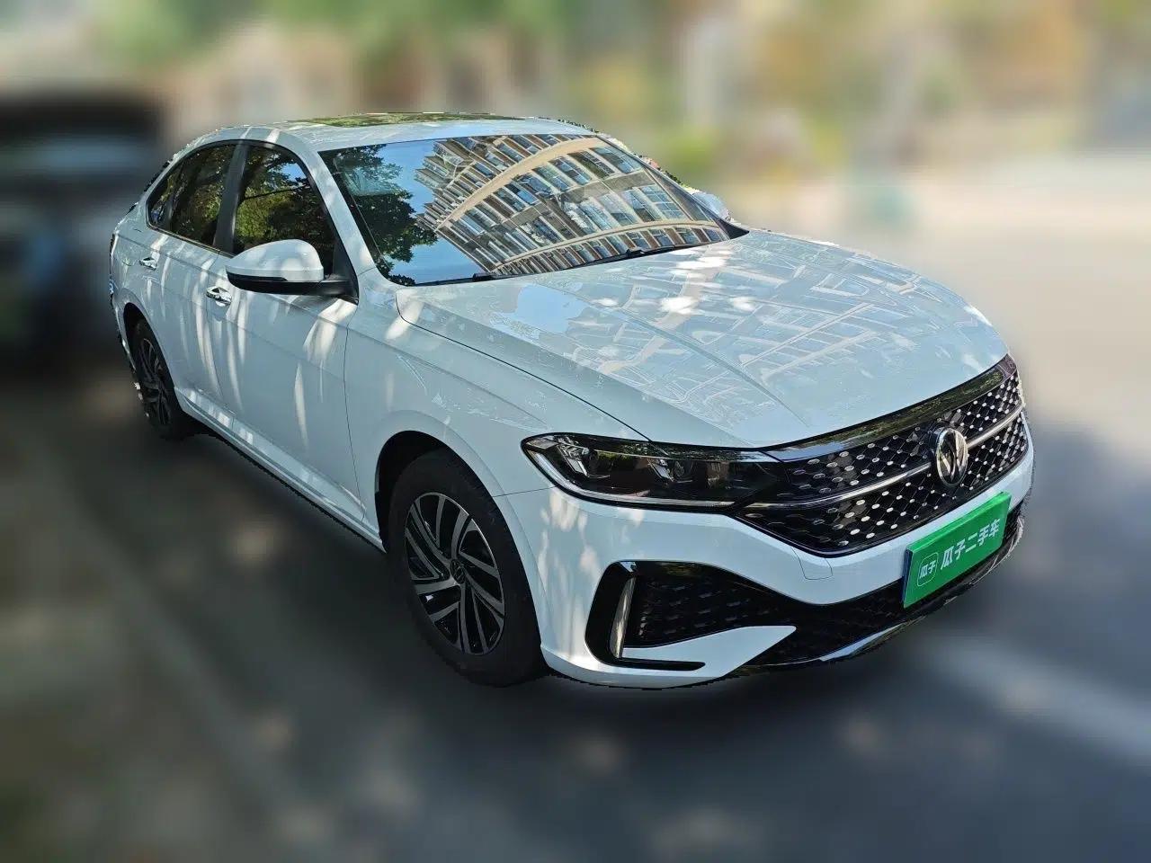 Volkswagen Lavida 2024 1.5L Automatic Starry Sky 5 Million Edition — миниатюра 3