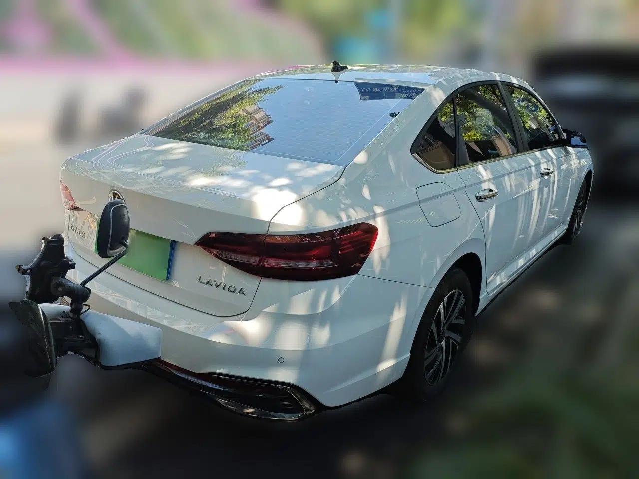 Volkswagen Lavida 2024 1.5L Automatic Starry Sky 5 Million Edition — миниатюра 6