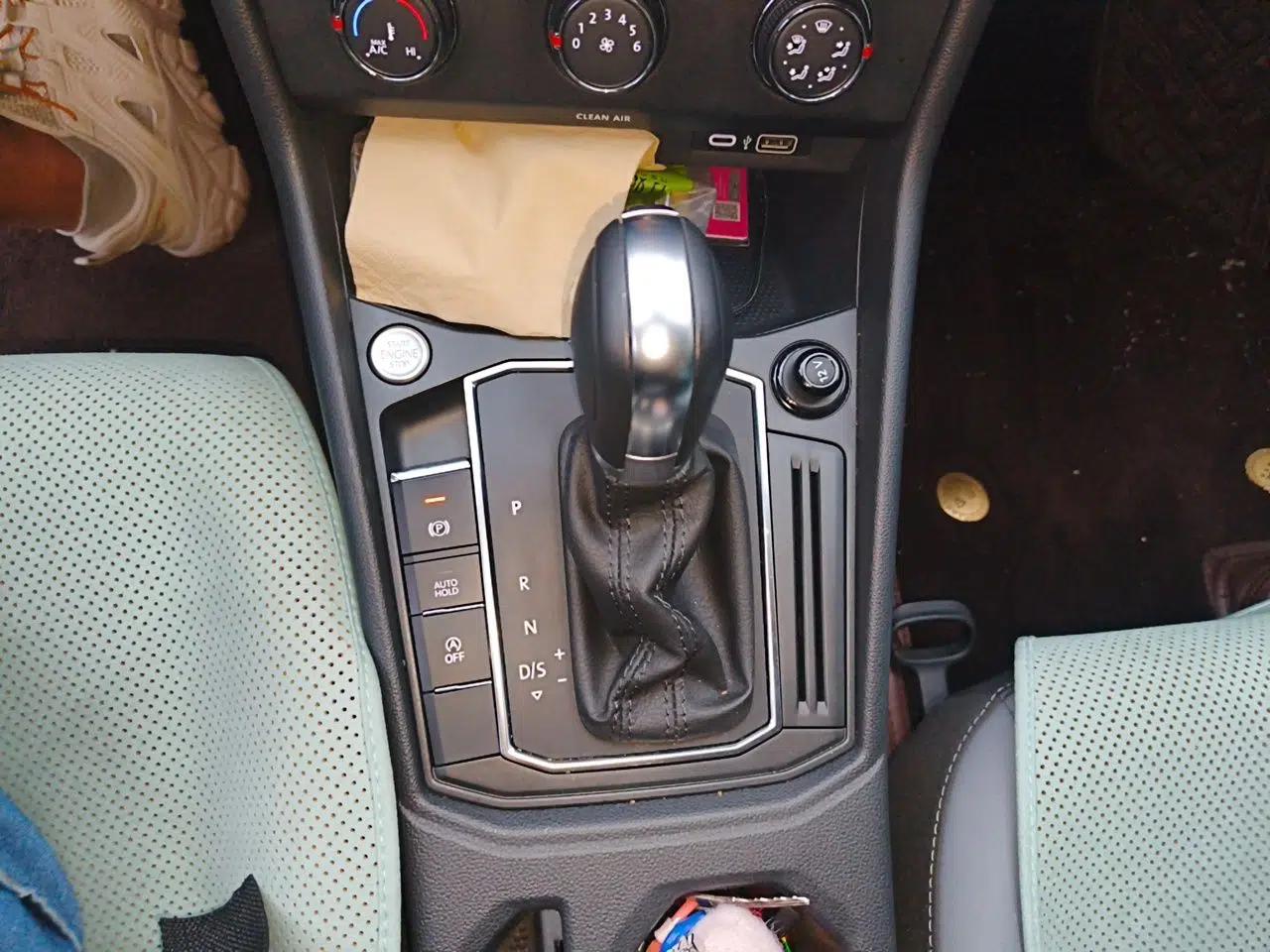 Volkswagen Lavida 2023 1.5L Automatic 5 Million Edition — миниатюра 11