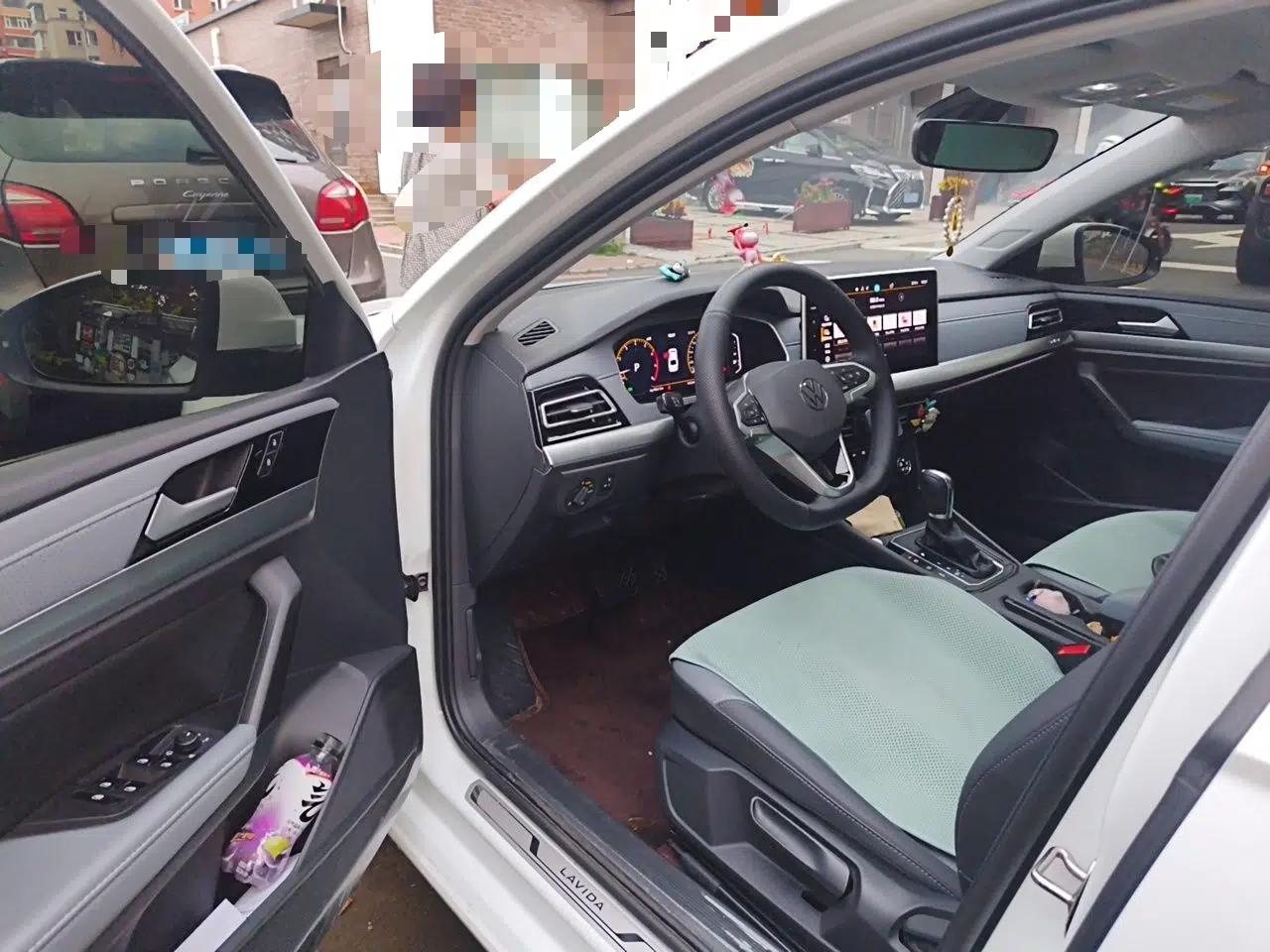 Volkswagen Lavida 2023 1.5L Automatic 5 Million Edition — миниатюра 13