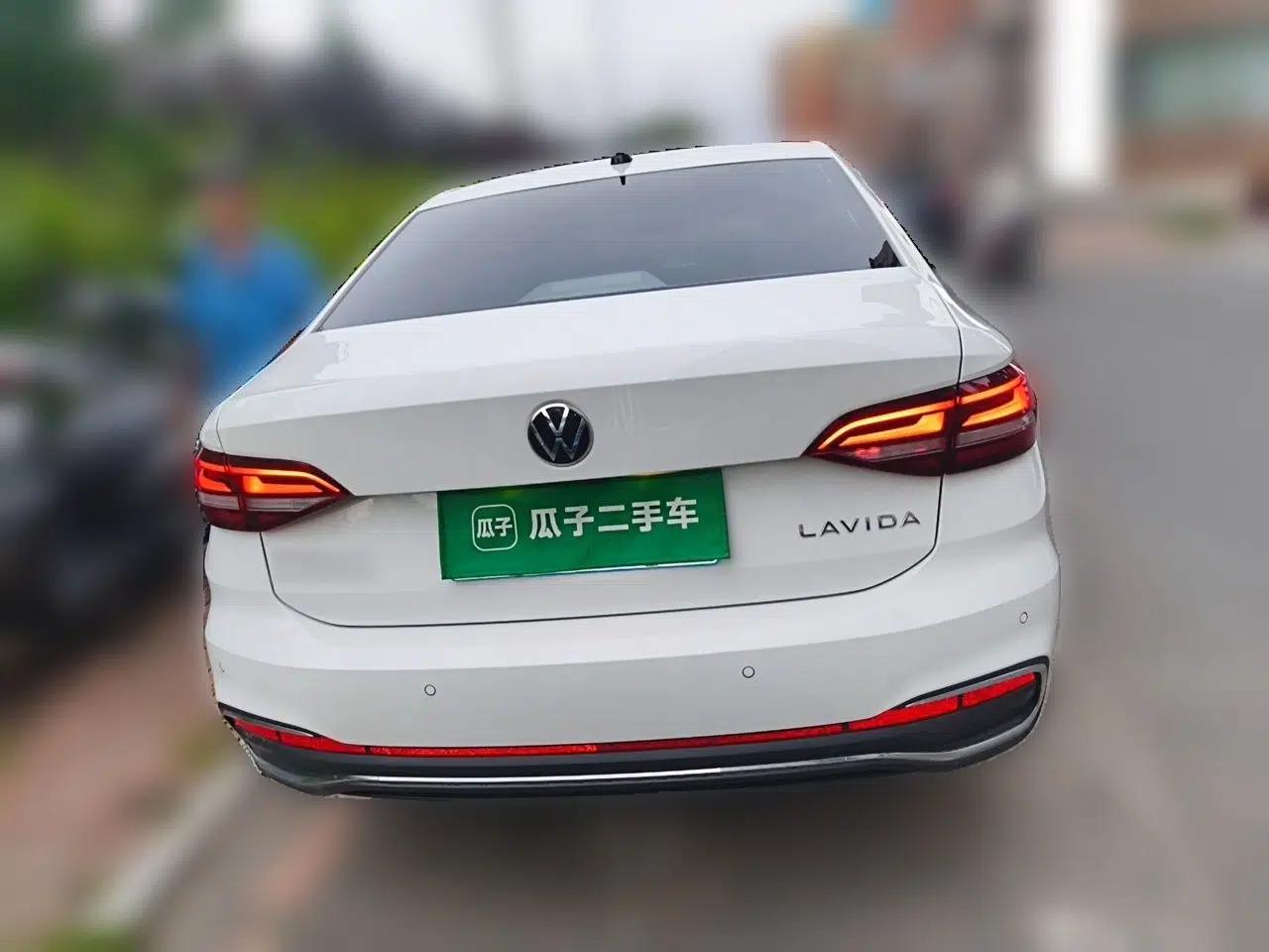 Volkswagen Lavida 2023 1.5L Automatic 5 Million Edition — миниатюра 3