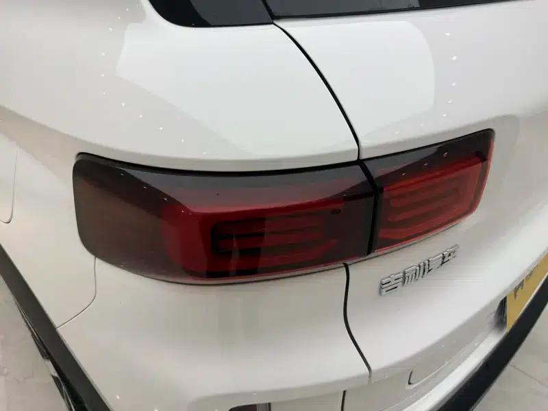 Geely ICON 2023 1.5TD Chocolate Edition — миниатюра 13
