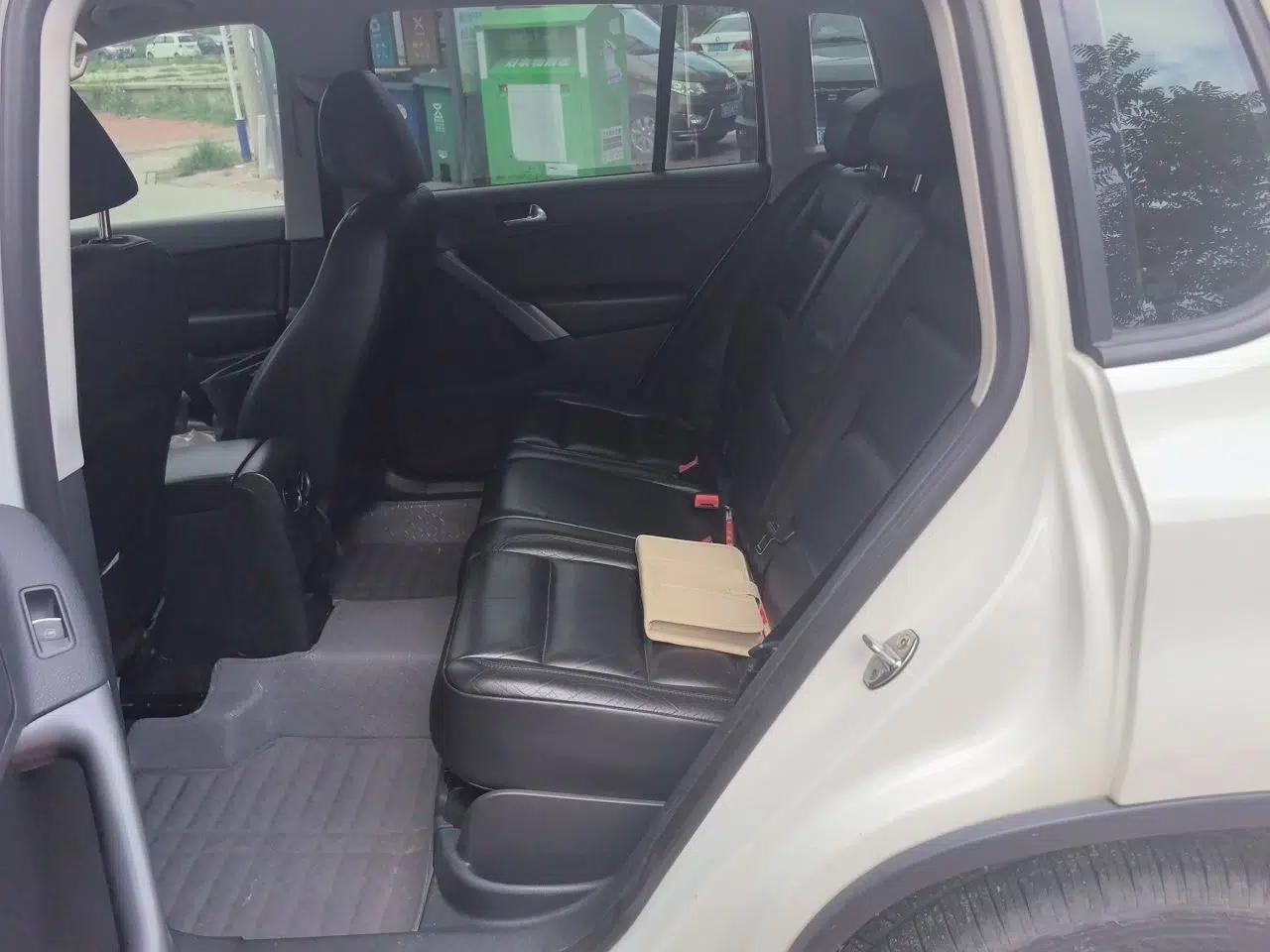 Volkswagen Tiguan 2012 1.8TSI Manual Two-Wheel Drive Enjoyment Edition — миниатюра 17