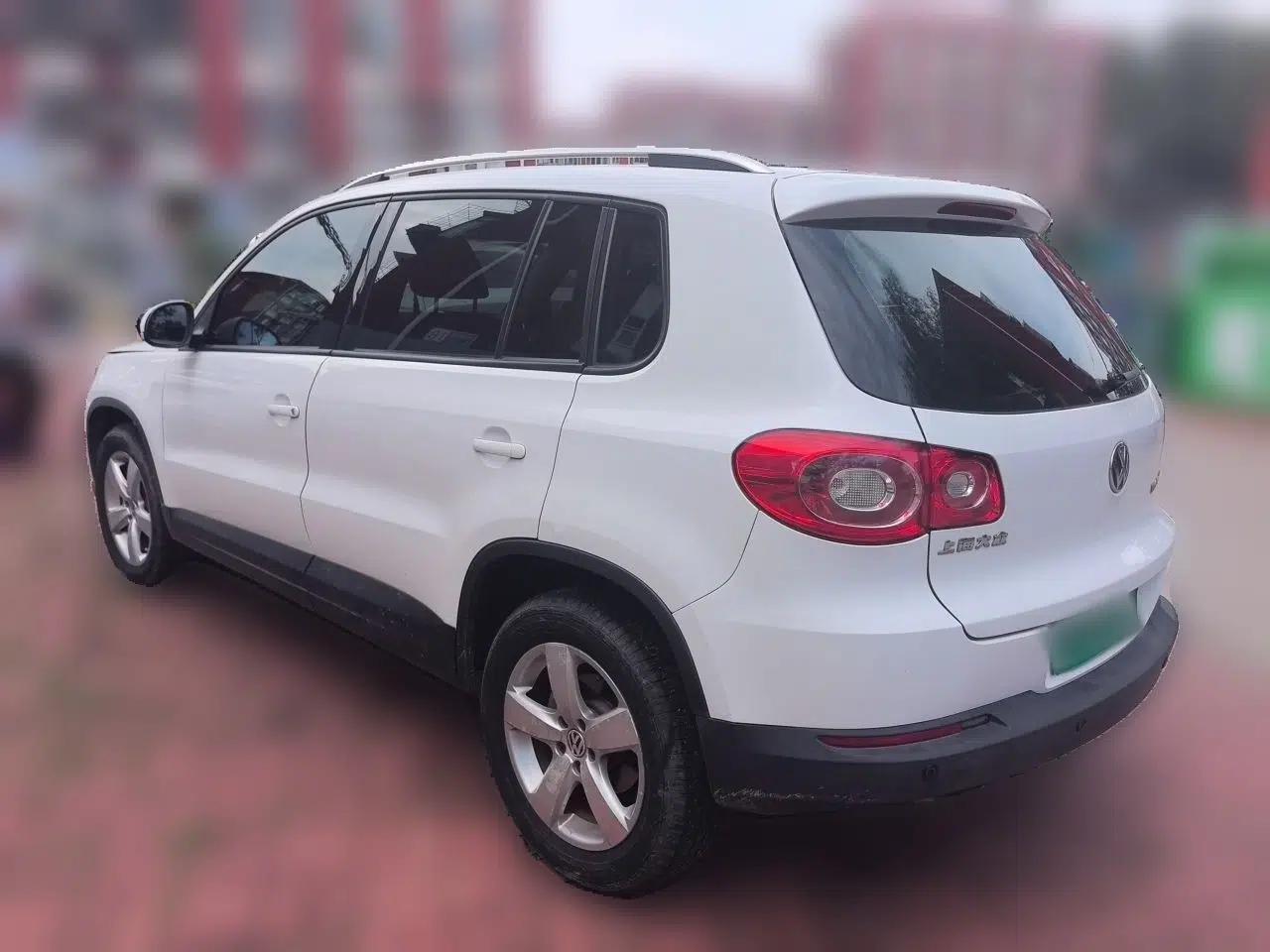Volkswagen Tiguan 2012 1.8TSI Manual Two-Wheel Drive Enjoyment Edition — миниатюра 4