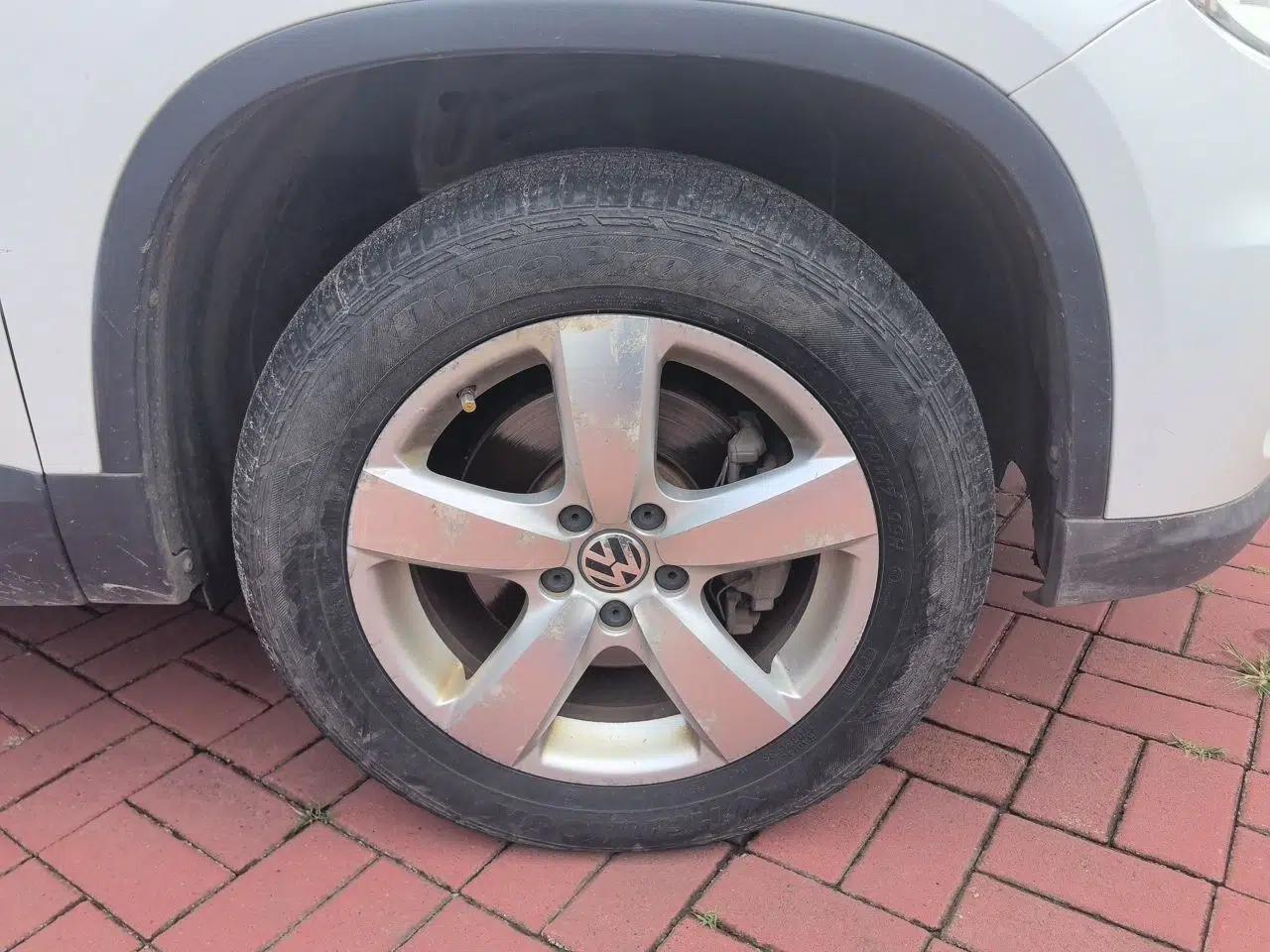 Volkswagen Tiguan 2012 1.8TSI Manual Two-Wheel Drive Enjoyment Edition — миниатюра 8