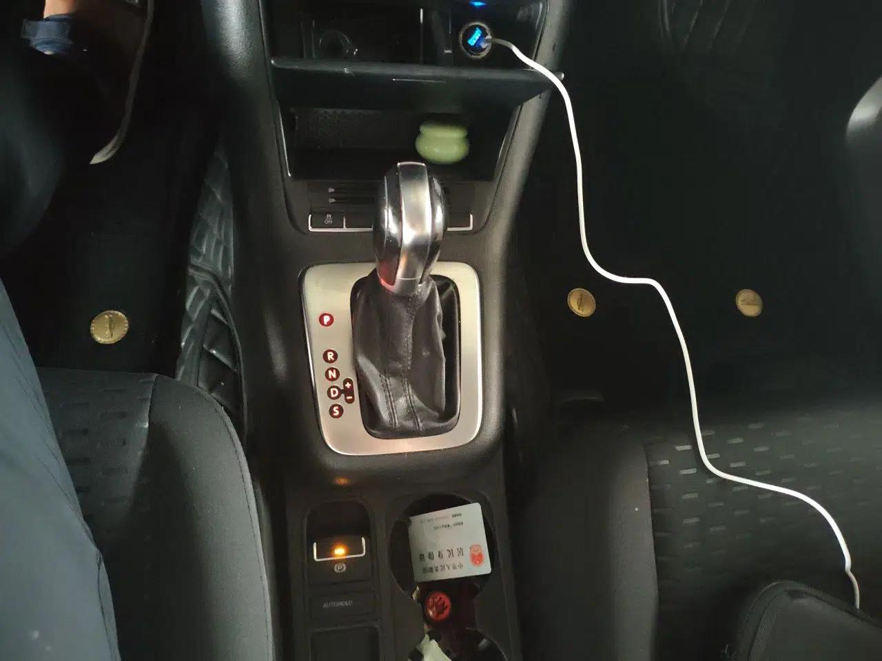 Volkswagen Tiguan 2012 1.8TSI Automatic Two-Wheel Drive Urban Edition — миниатюра 14