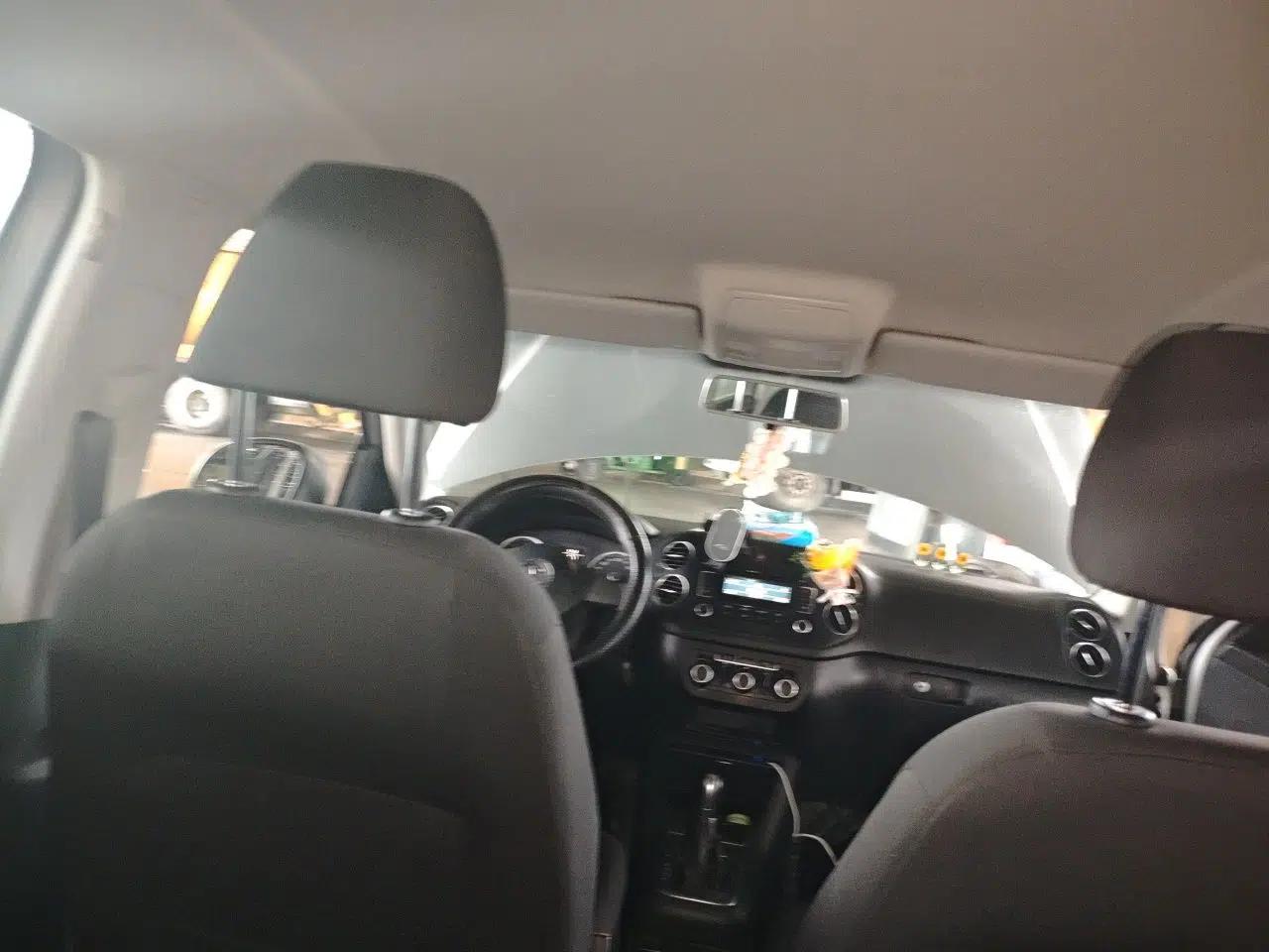 Volkswagen Tiguan 2012 1.8TSI Automatic Two-Wheel Drive Urban Edition — миниатюра 18