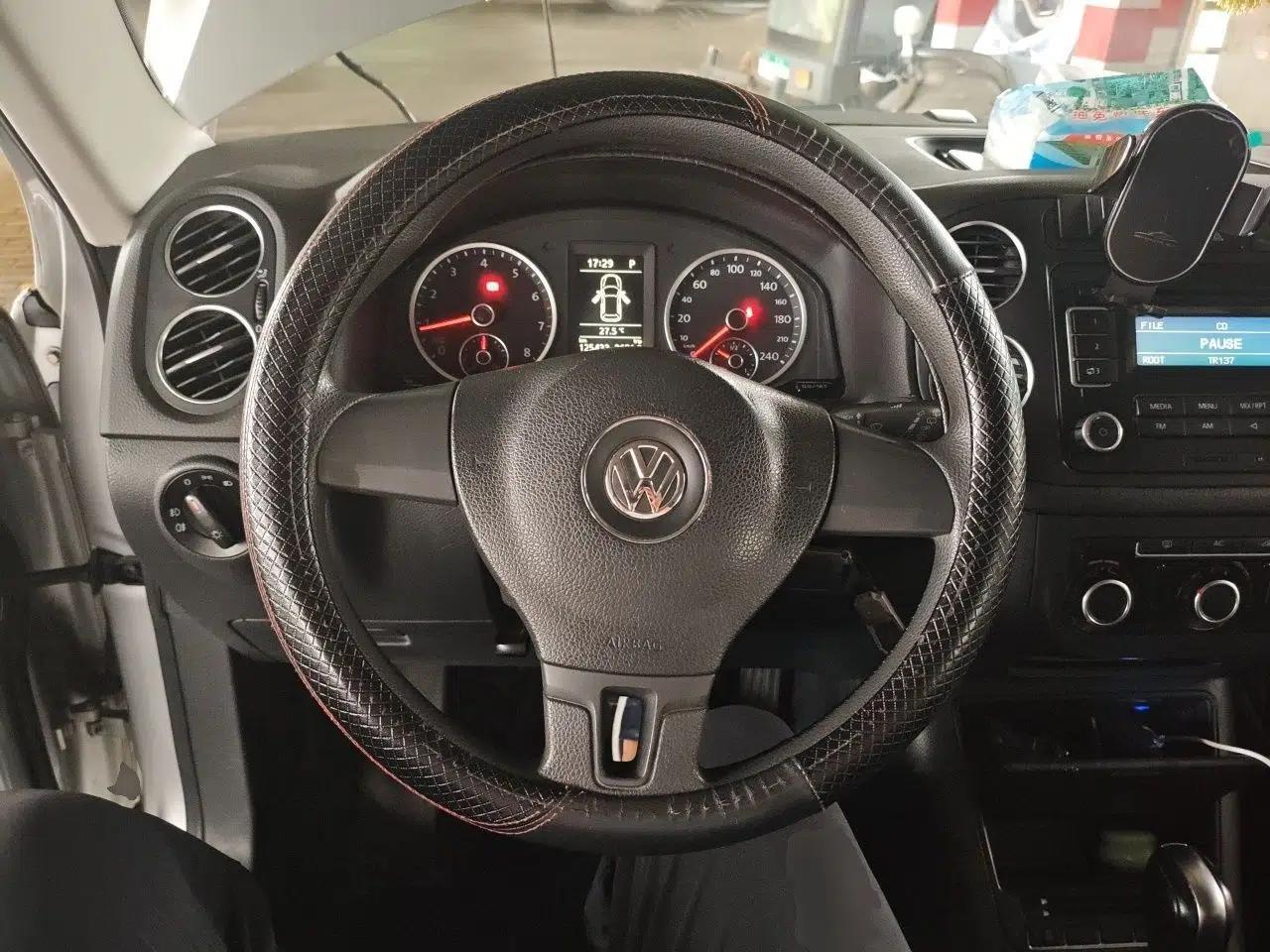 Volkswagen Tiguan 2012 1.8TSI Automatic Two-Wheel Drive Urban Edition — миниатюра 10