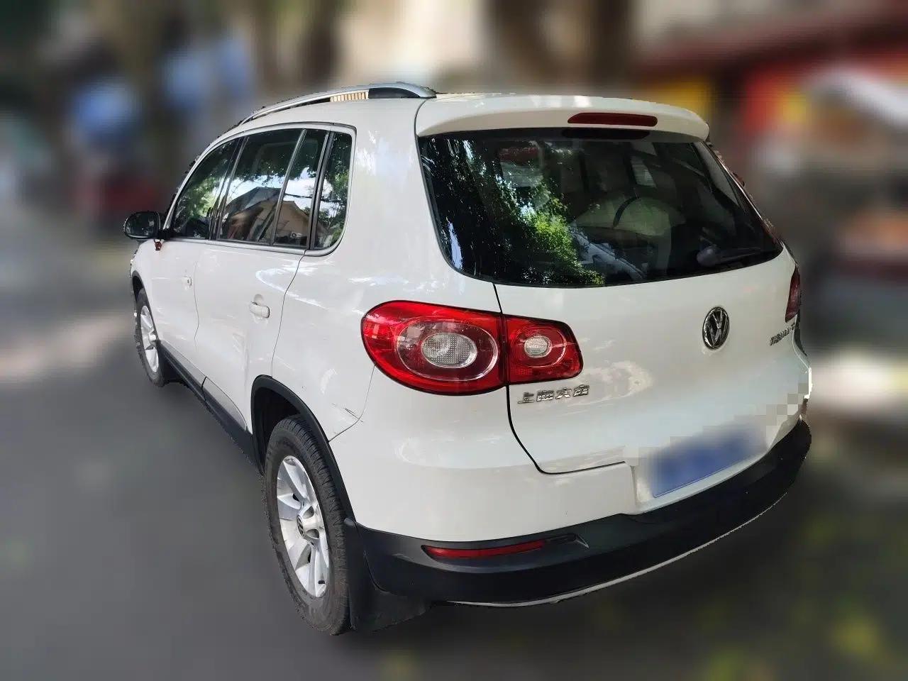 Volkswagen Tiguan 2012 1.8TSI Manual Two-Wheel Drive Urban Edition — миниатюра 4