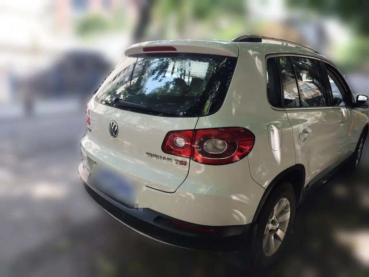 Volkswagen Tiguan 2012 1.8TSI Manual Two-Wheel Drive Urban Edition — миниатюра 6