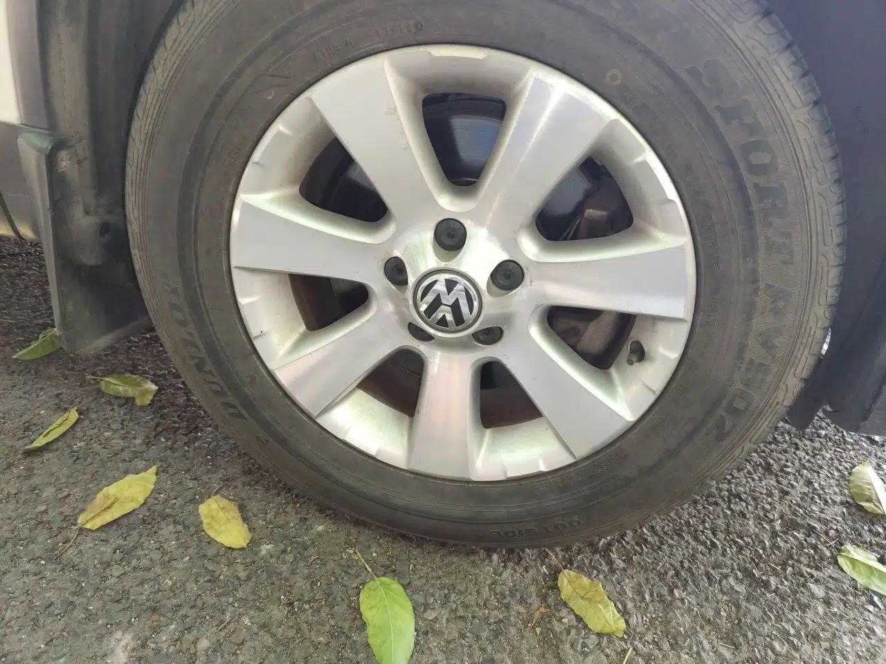 Volkswagen Tiguan 2012 1.8TSI Manual Two-Wheel Drive Urban Edition — миниатюра 8