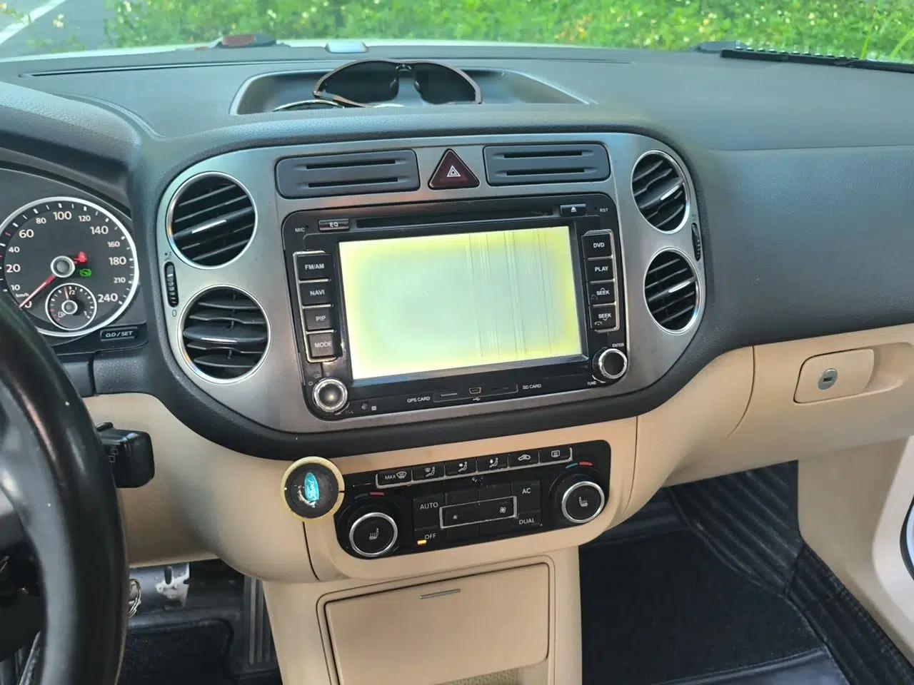 Volkswagen Tiguan 2012 1.8TSI Automatic Two-Wheel Drive Elite Edition — миниатюра 13