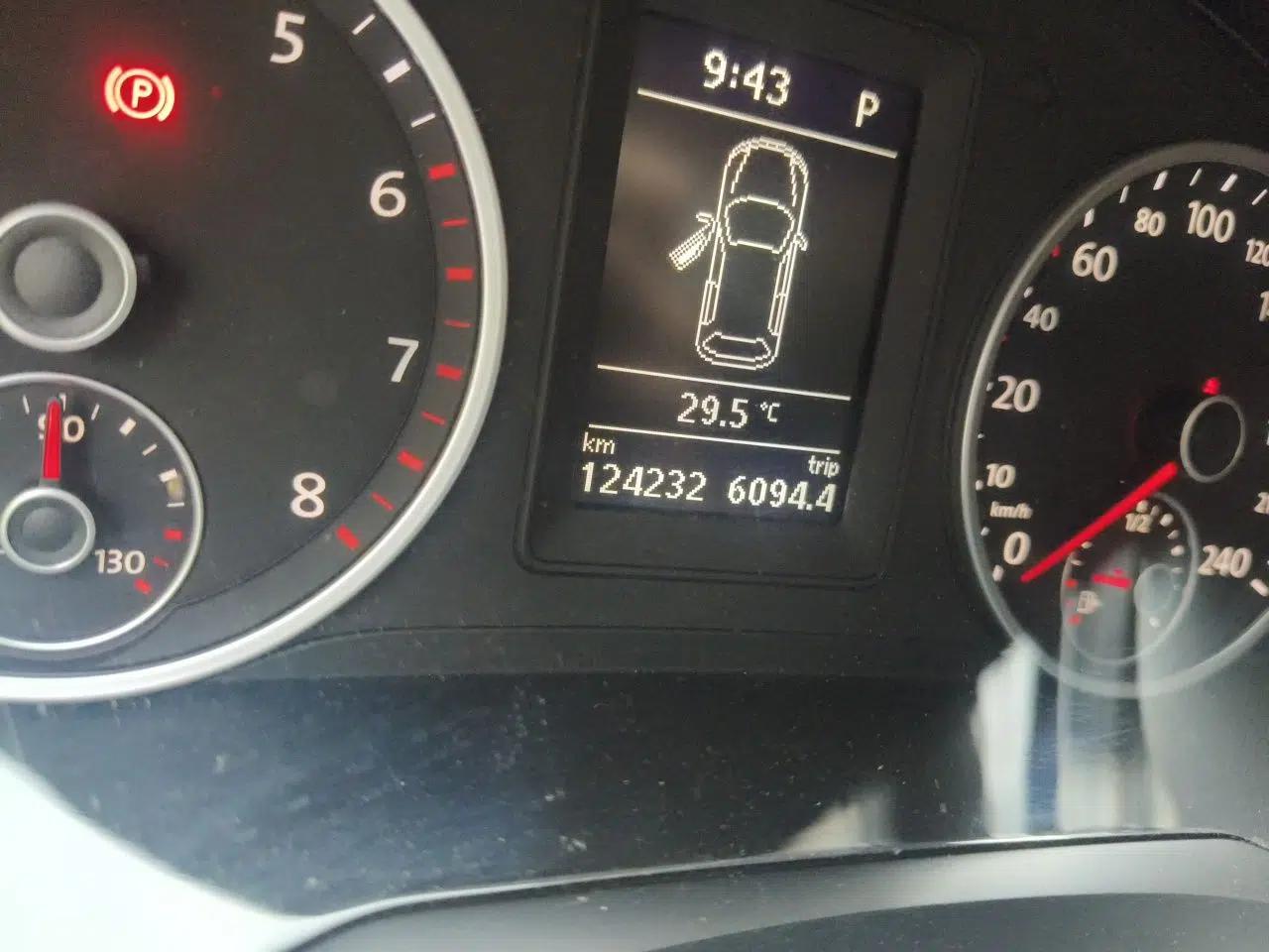 Volkswagen Tiguan 2012 2.0 TSI Automatic All-Wheel Drive Flagship Edition — миниатюра 12