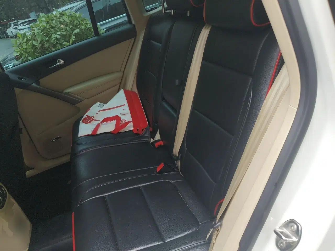 Volkswagen Tiguan 2012 2.0 TSI Automatic All-Wheel Drive Flagship Edition — миниатюра 17