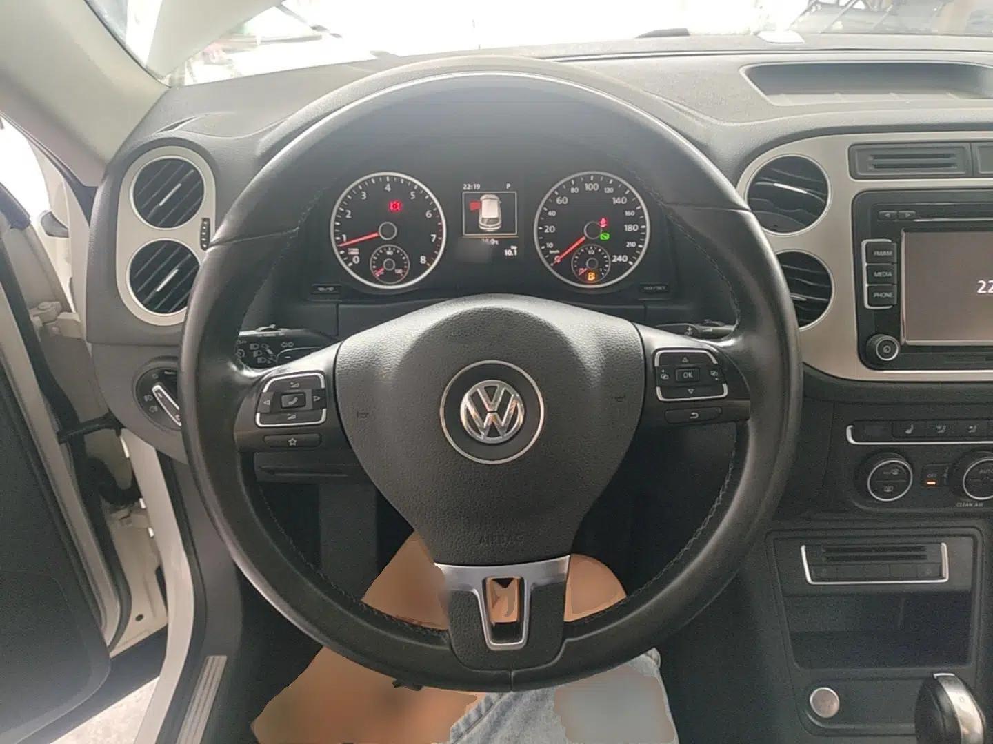 Volkswagen Tiguan 2016 300TSI Automatic Two-Wheel Drive Luxury Edition — миниатюра 13