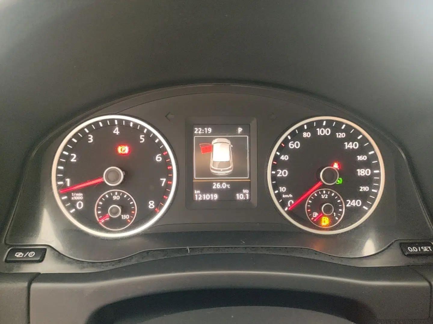 Volkswagen Tiguan 2016 300TSI Automatic Two-Wheel Drive Luxury Edition — миниатюра 14
