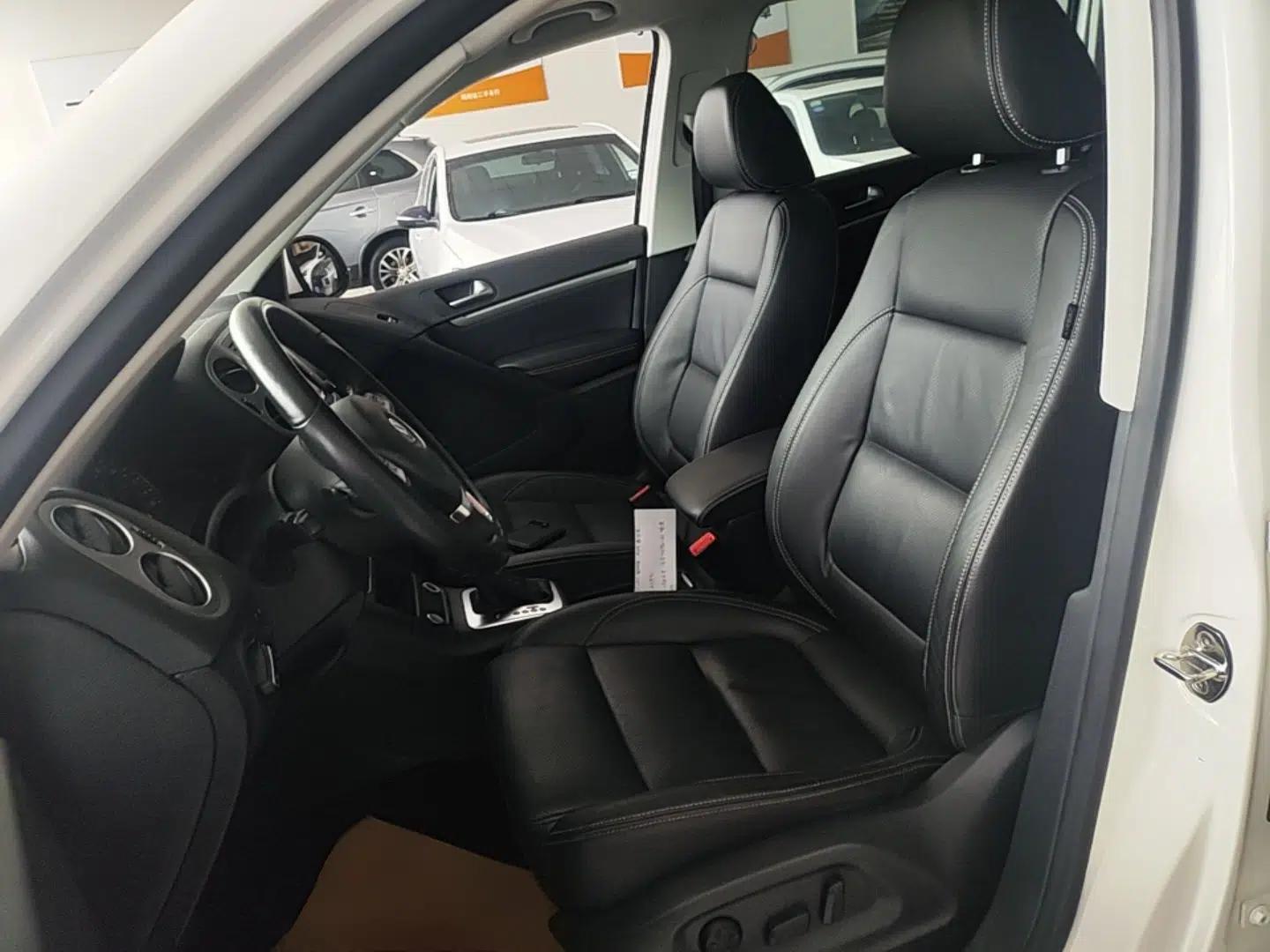 Volkswagen Tiguan 2016 300TSI Automatic Two-Wheel Drive Luxury Edition — миниатюра 17