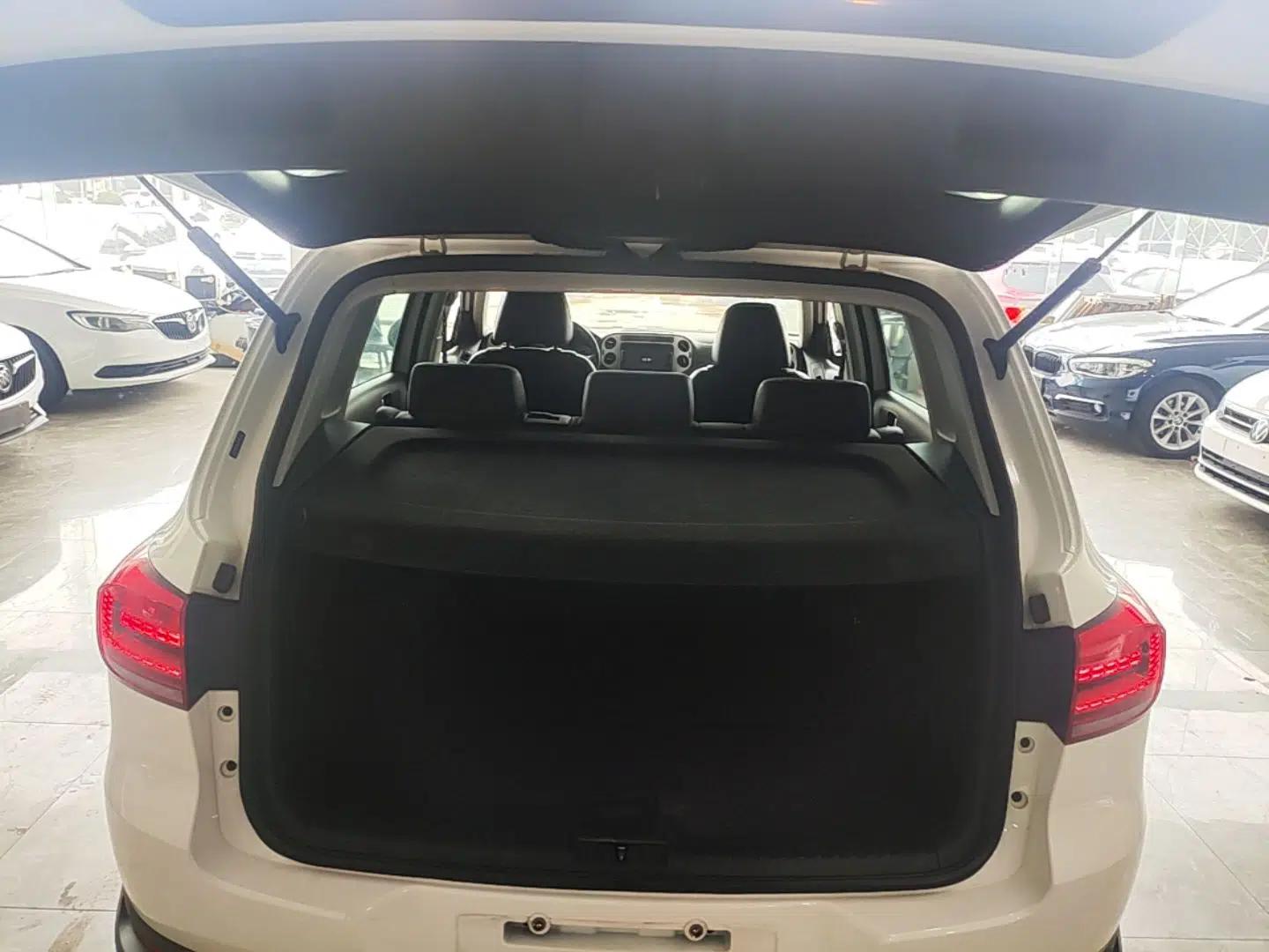 Volkswagen Tiguan 2016 300TSI Automatic Two-Wheel Drive Luxury Edition — миниатюра 22