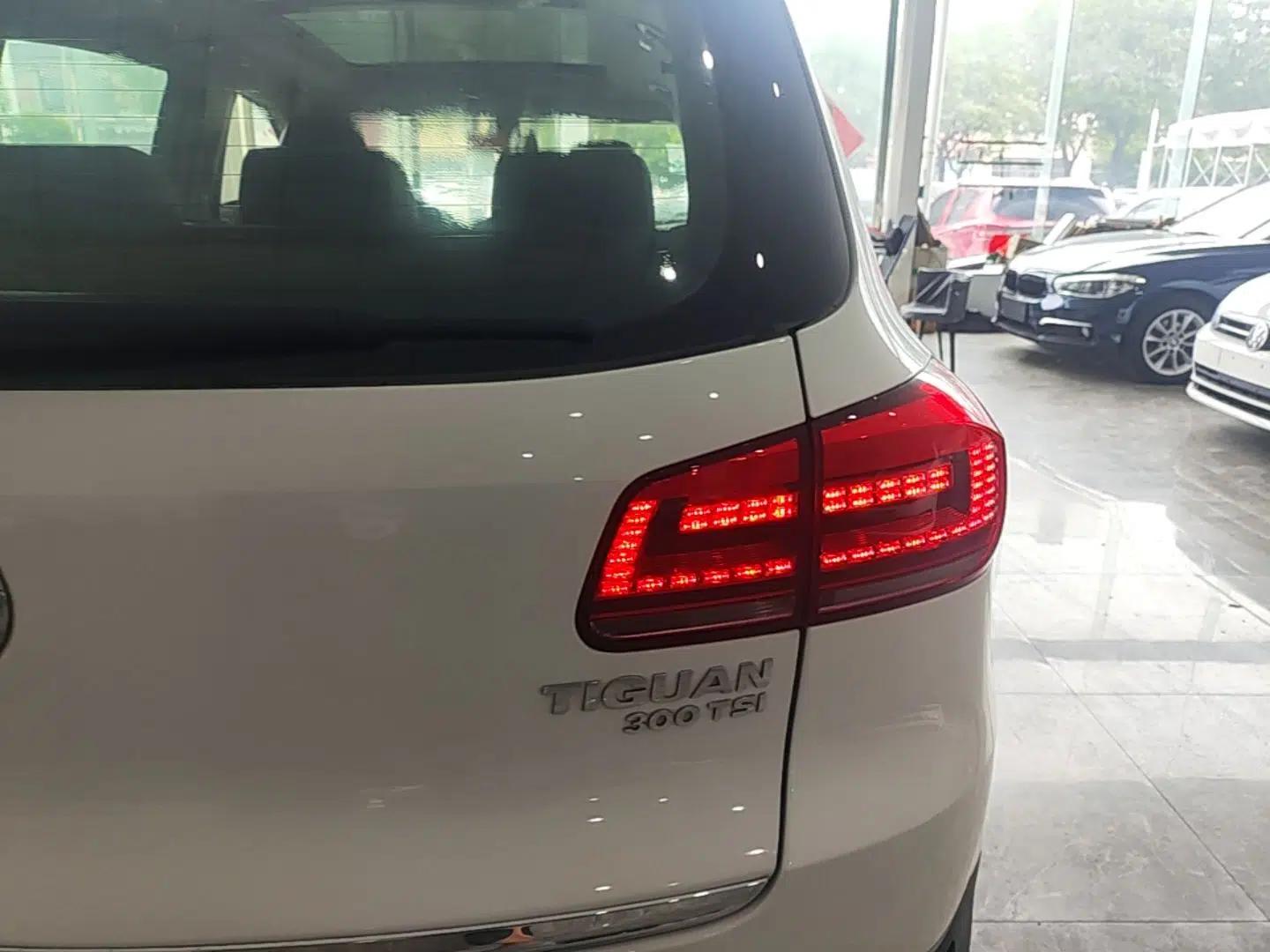 Volkswagen Tiguan 2016 300TSI Automatic Two-Wheel Drive Luxury Edition — миниатюра 9