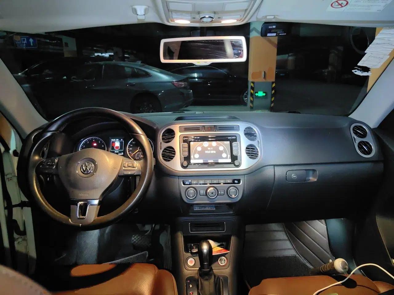 Volkswagen Tiguan 2015 1.8TSI Automatic All-Wheel-Drive Luxury Model — миниатюра 9