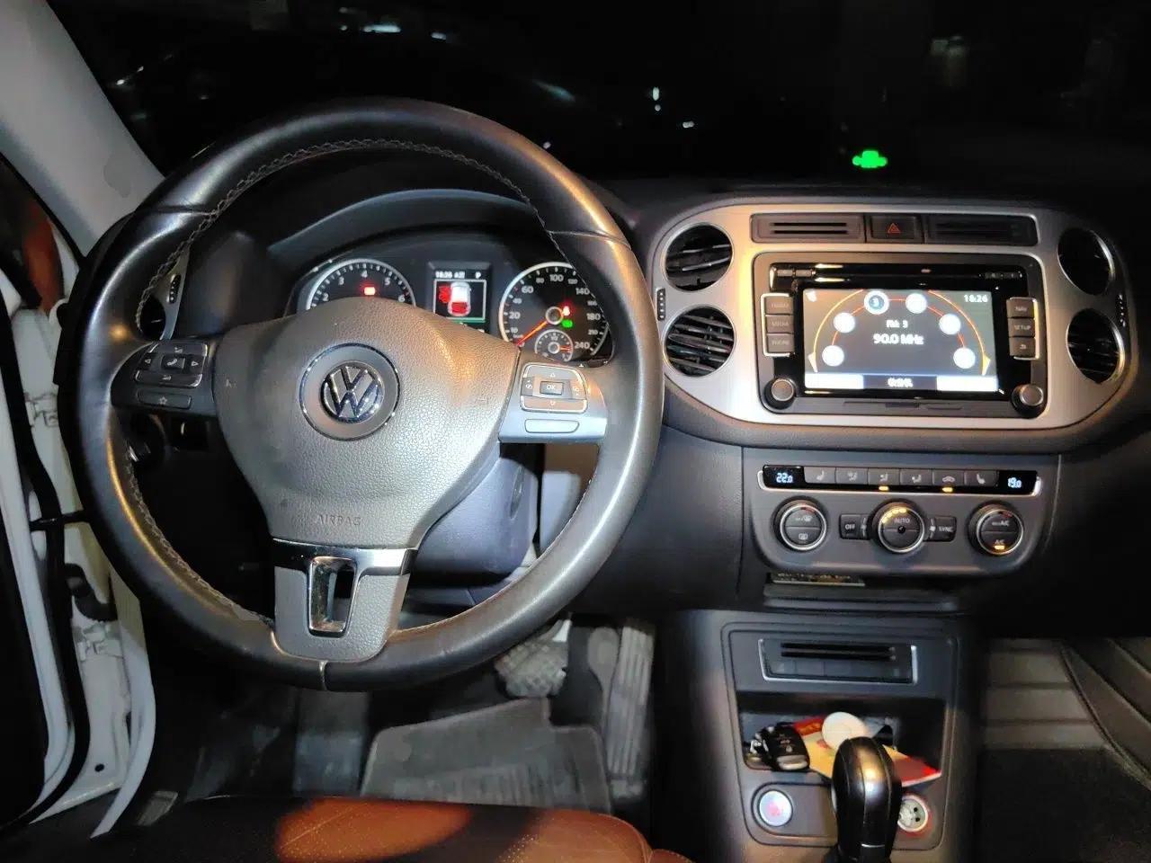 Volkswagen Tiguan 2015 1.8TSI Automatic All-Wheel-Drive Luxury Model — миниатюра 10
