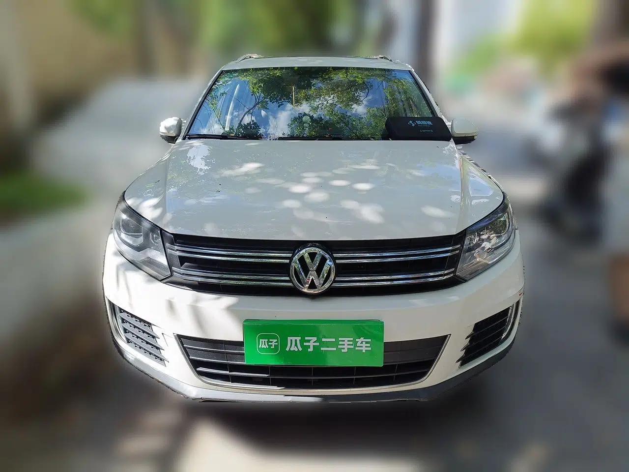 Volkswagen Tiguan 2015 1.8TSI Automatic Two-Wheel Drive Luxury Model — миниатюра 2