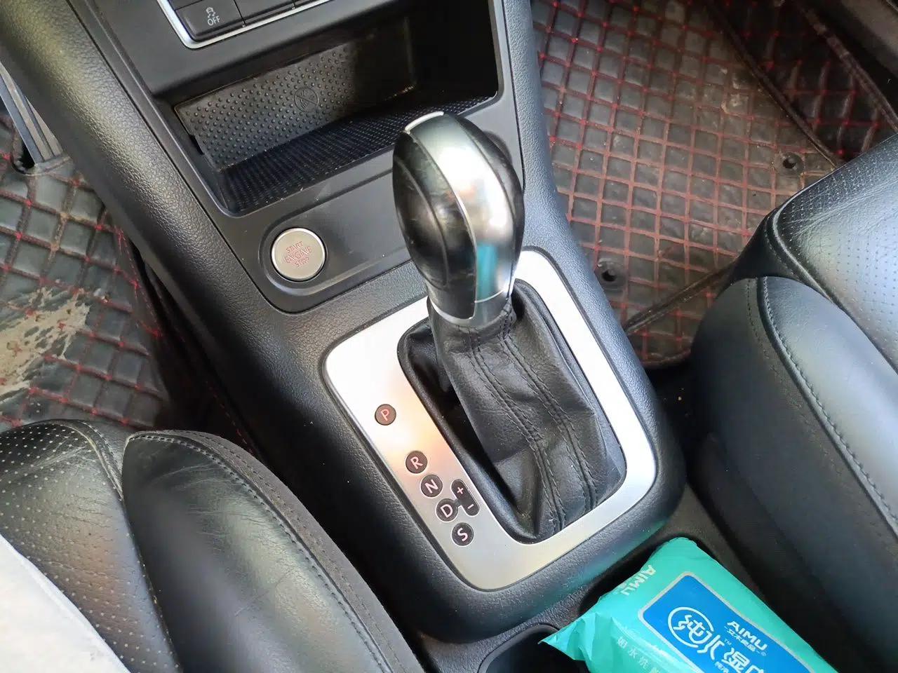 Volkswagen Tiguan 2015 1.8TSI Automatic Two-Wheel Drive Luxury Model — миниатюра 14