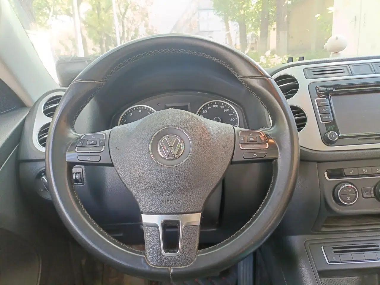 Volkswagen Tiguan 2015 1.8TSI Automatic Two-Wheel Drive Luxury Model — миниатюра 10