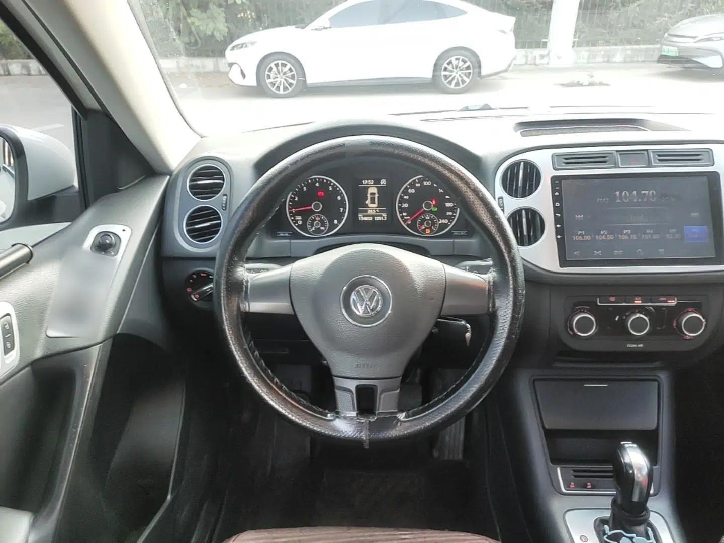 Volkswagen Tiguan 2016 280TSI Automatic Two-Wheel-Drive Silk Road Style Edition — миниатюра 13