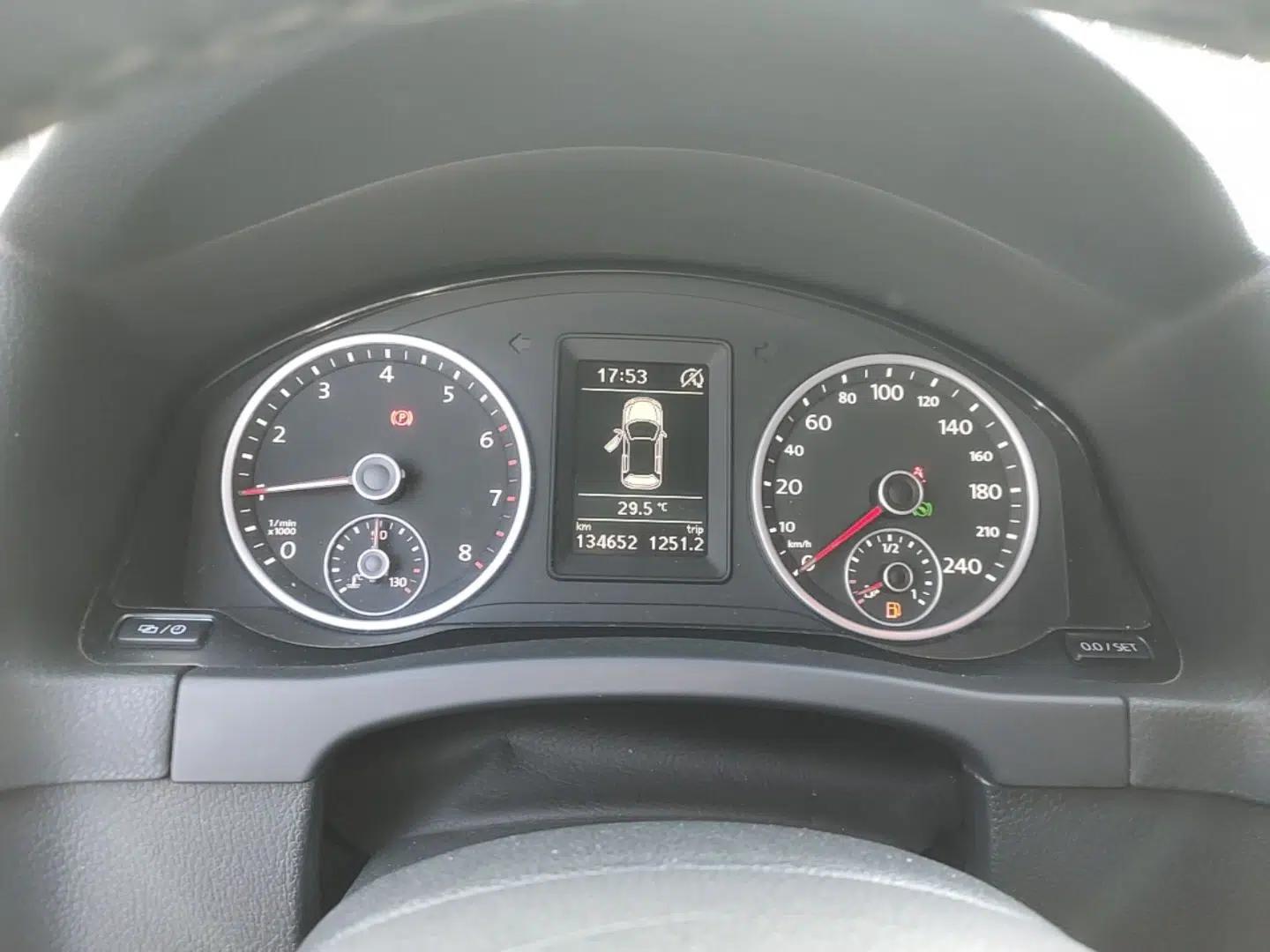 Volkswagen Tiguan 2016 280TSI Automatic Two-Wheel-Drive Silk Road Style Edition — миниатюра 14