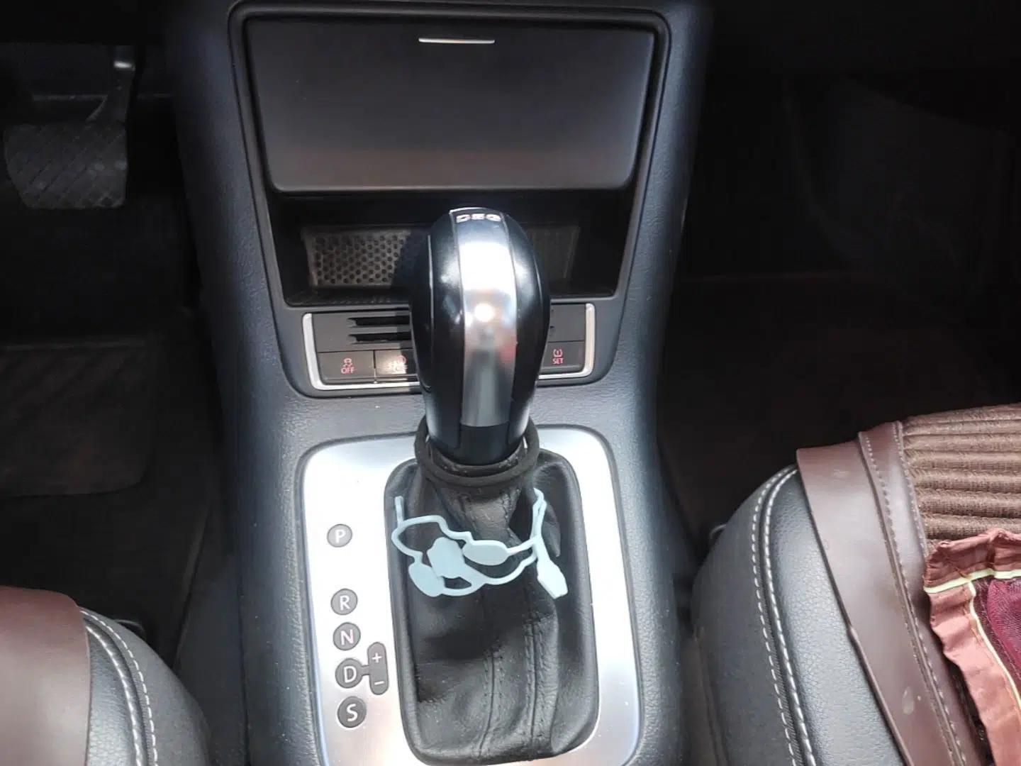 Volkswagen Tiguan 2016 280TSI Automatic Two-Wheel-Drive Silk Road Style Edition — миниатюра 16