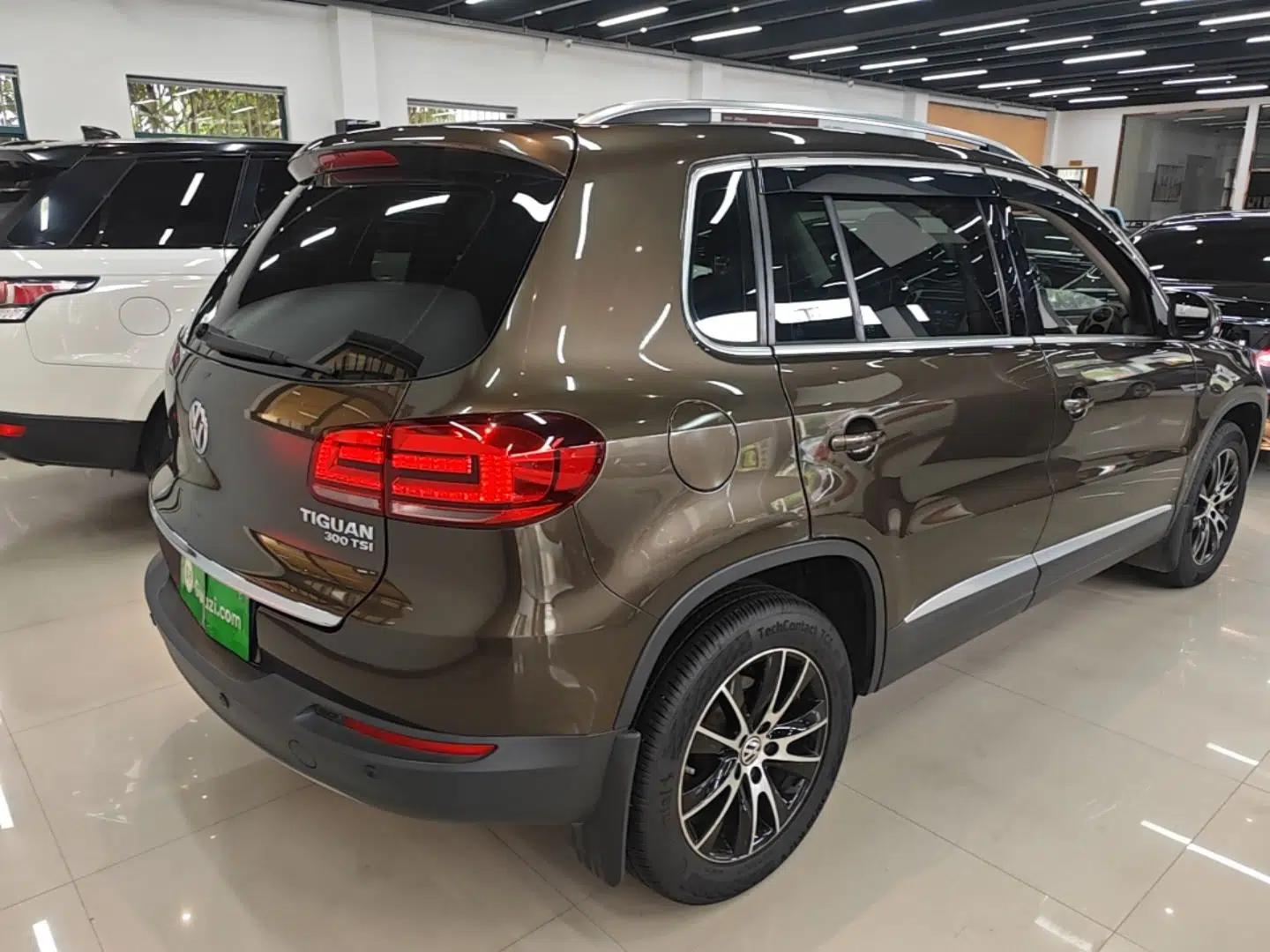 Volkswagen Tiguan 2016 300TSI Automatic All-Wheel Drive Luxury Edition — миниатюра 6