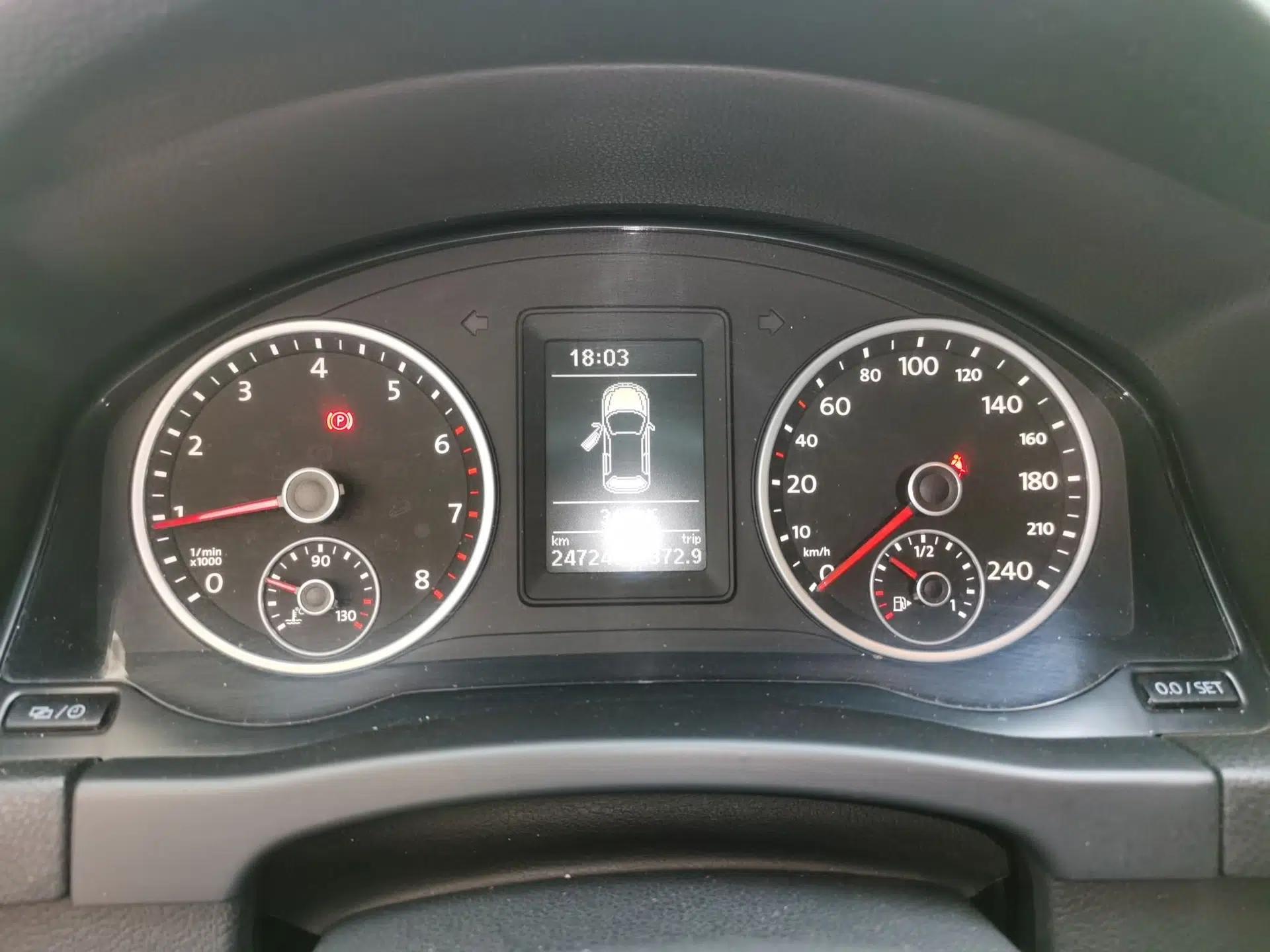 Volkswagen Tiguan 2013 1.4 TSI Manual Two-Wheel Drive BlueMotion Edition — миниатюра 11