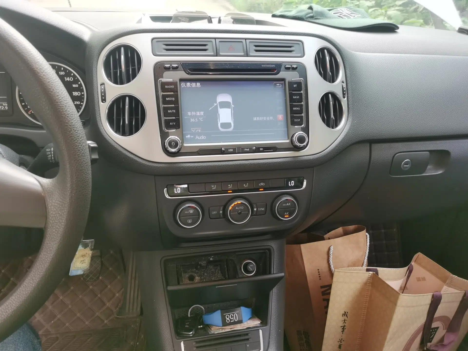 Volkswagen Tiguan 2013 1.4 TSI Manual Two-Wheel Drive BlueMotion Edition — миниатюра 13