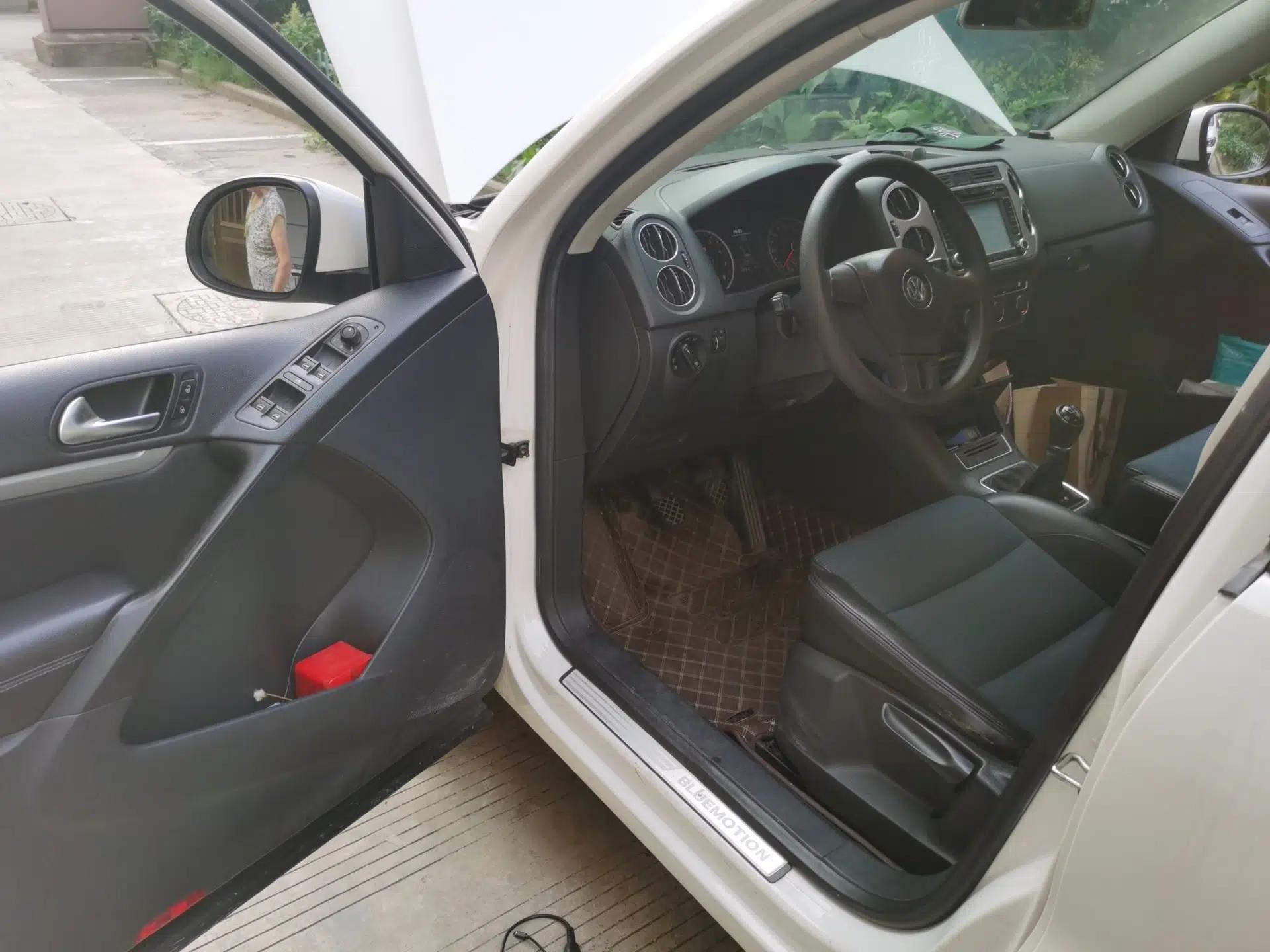 Volkswagen Tiguan 2013 1.4 TSI Manual Two-Wheel Drive BlueMotion Edition — миниатюра 16