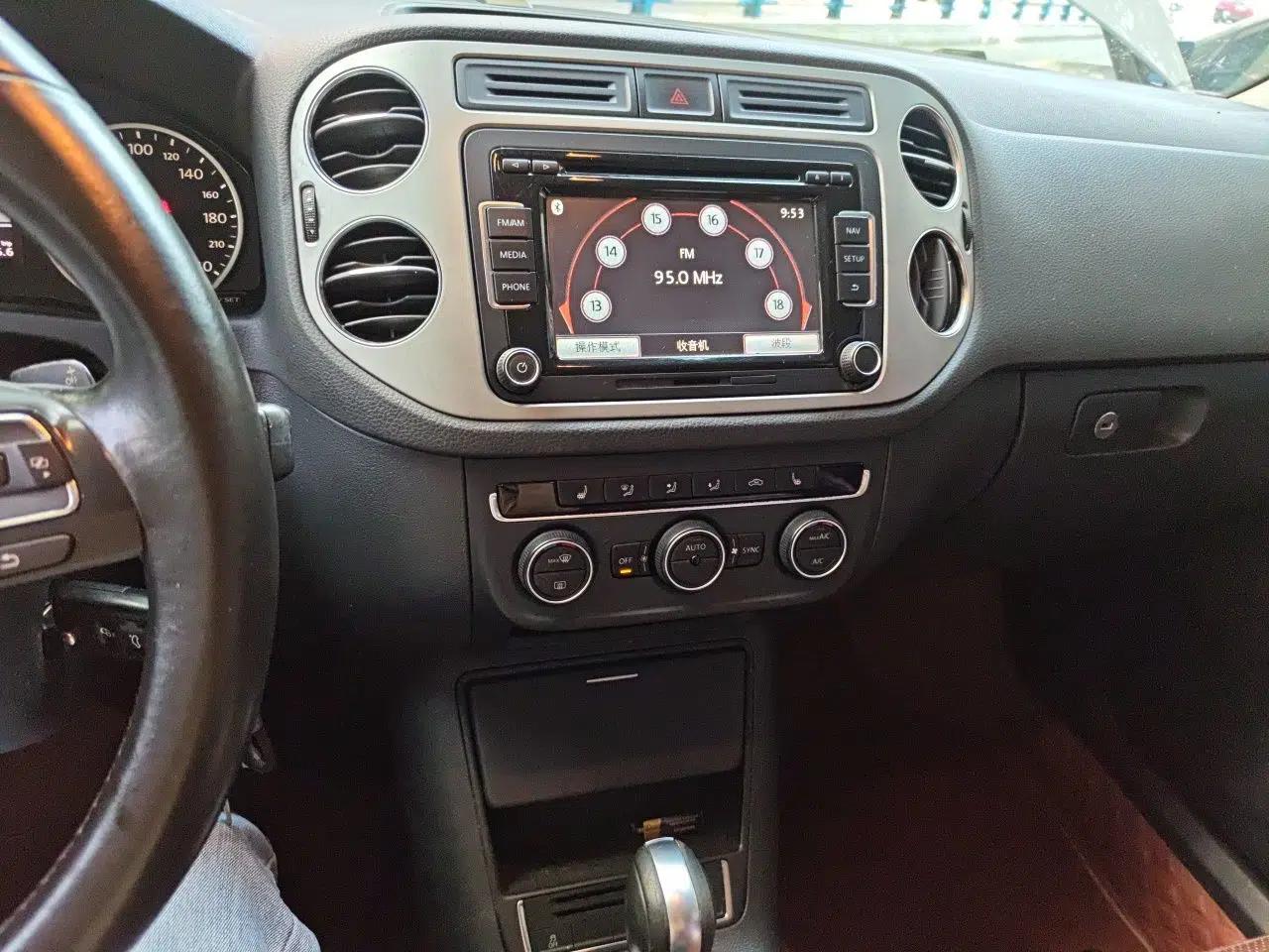Volkswagen Tiguan 2013 1.8TSI Automatic Two-Wheel Drive Luxury Model — миниатюра 13