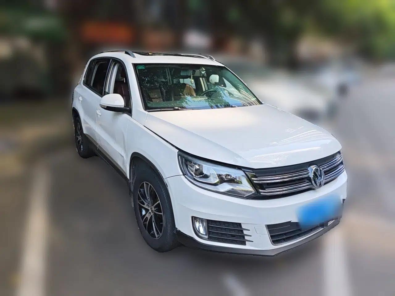 Volkswagen Tiguan 2013 1.8TSI Automatic Two-Wheel Drive Luxury Model — миниатюра 3