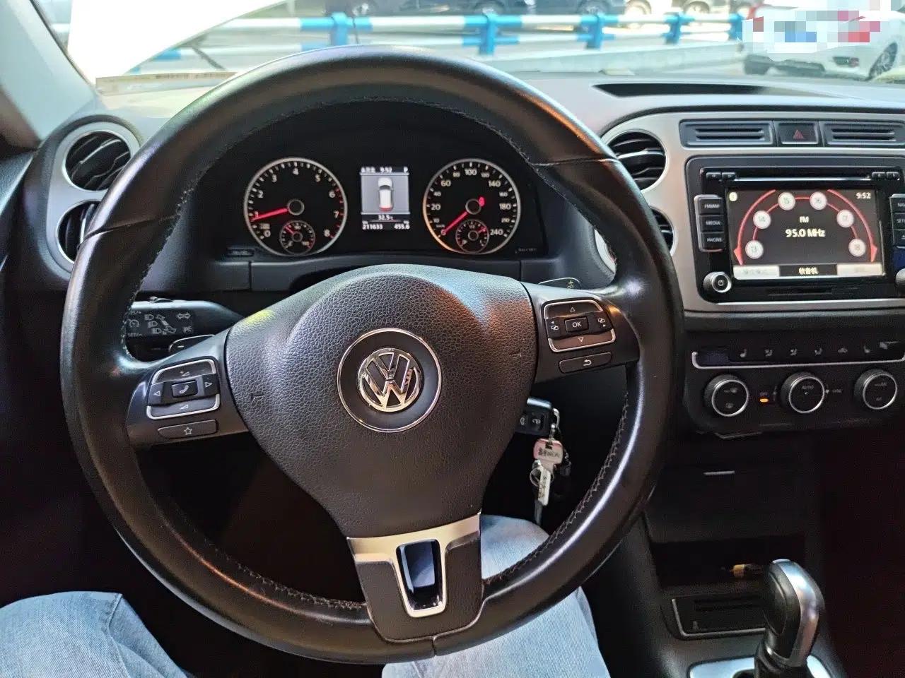 Volkswagen Tiguan 2013 1.8TSI Automatic Two-Wheel Drive Luxury Model — миниатюра 10