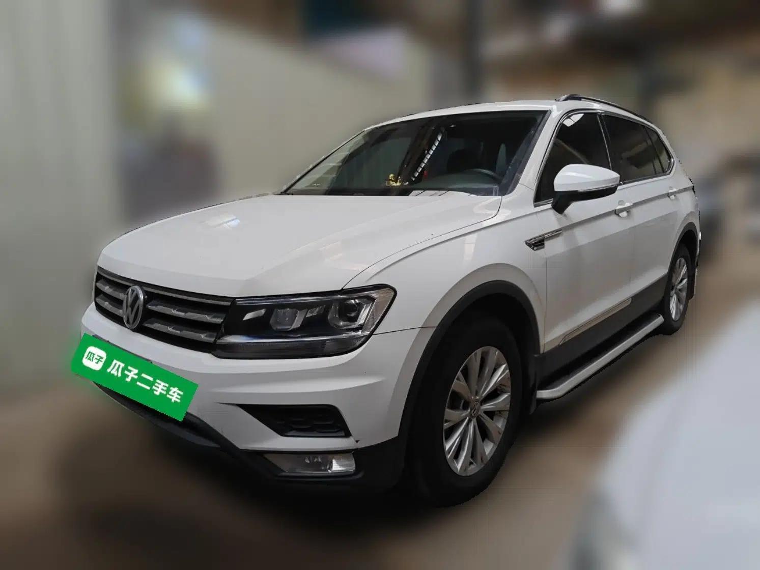 Volkswagen Tiguan L 2017 330TSI Automatic Two-Wheel Drive Luxury Edition — миниатюра 1