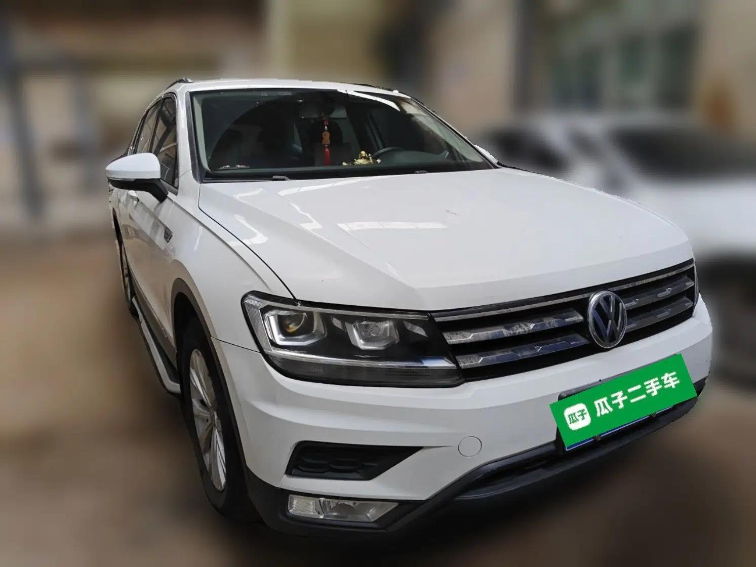 Volkswagen Tiguan L 2017 330TSI Automatic Two-Wheel Drive Luxury Edition — миниатюра 3