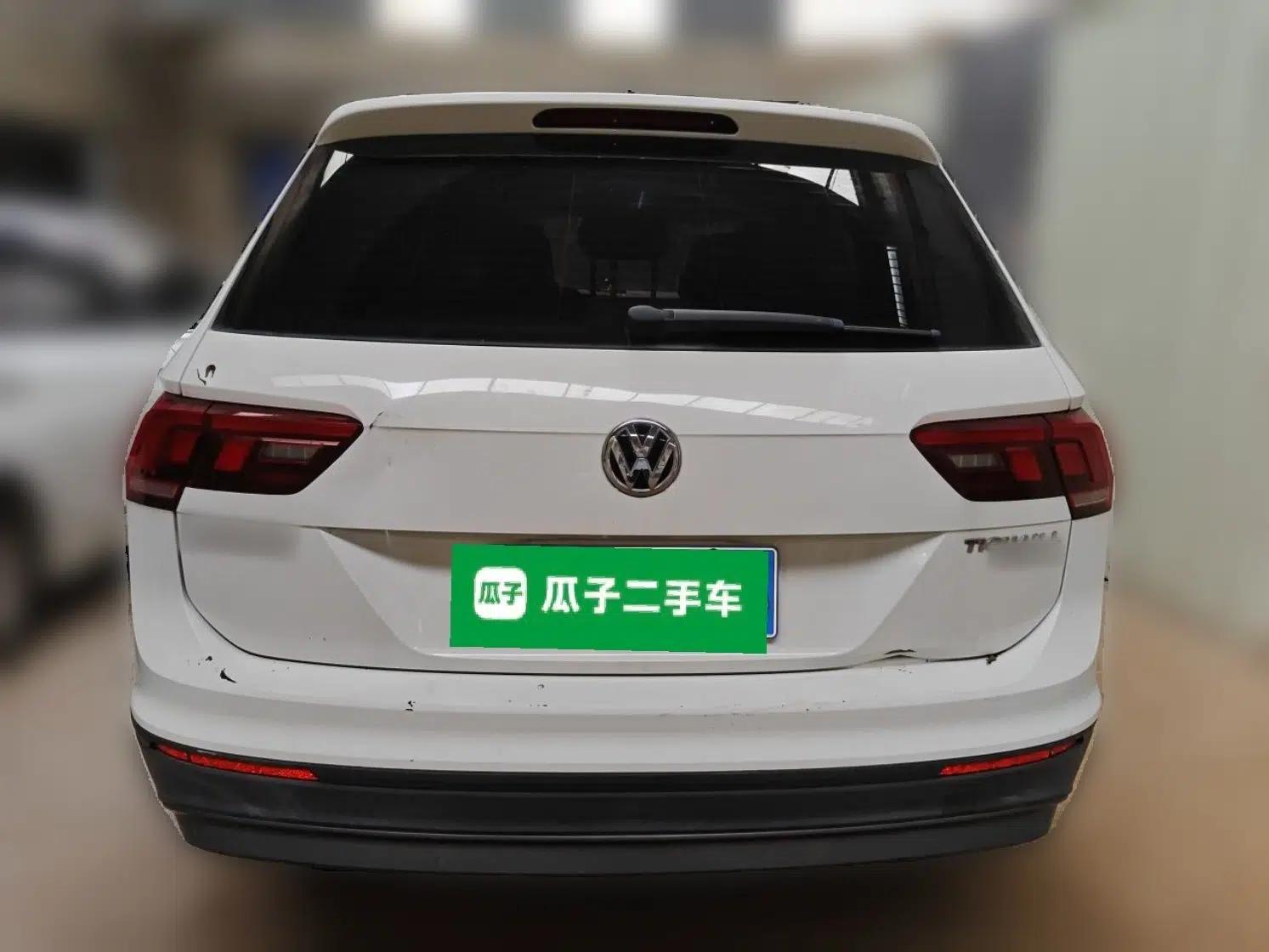 Volkswagen Tiguan L 2017 330TSI Automatic Two-Wheel Drive Luxury Edition — миниатюра 5