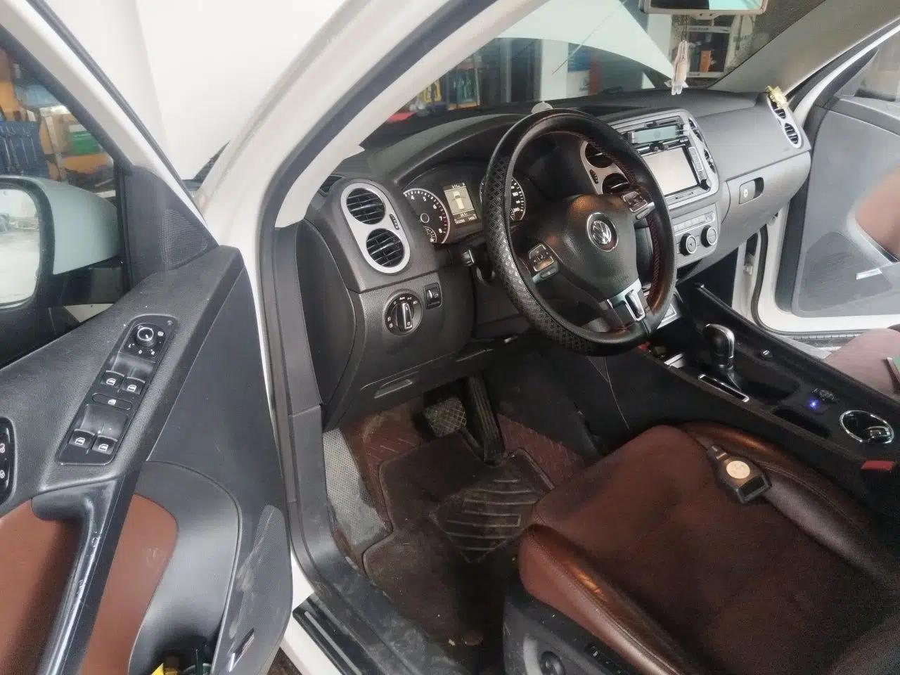 Volkswagen Tiguan 2013 2.0 TSI Automatic All-Wheel-Drive Flagship Edition — миниатюра 16