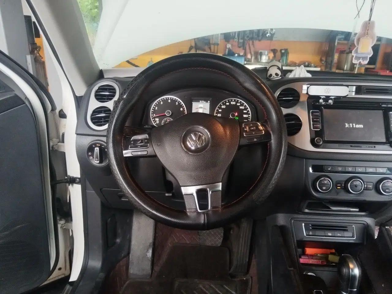 Volkswagen Tiguan 2013 2.0 TSI Automatic All-Wheel-Drive Flagship Edition — миниатюра 10