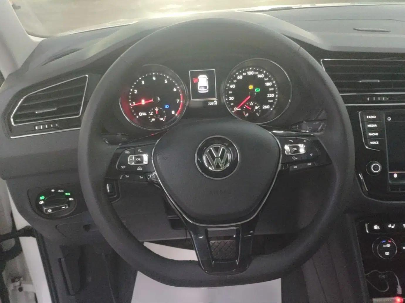 Volkswagen Tiguan L 2017 330TSI Automatic Two-Wheel Drive Luxury Edition — миниатюра 13