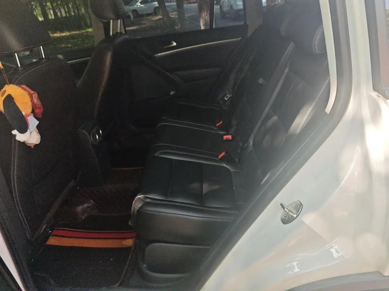 Volkswagen Tiguan 2017 300TSI Automatic Two-Wheel Drive Silk Road Comfort Edition — миниатюра 17