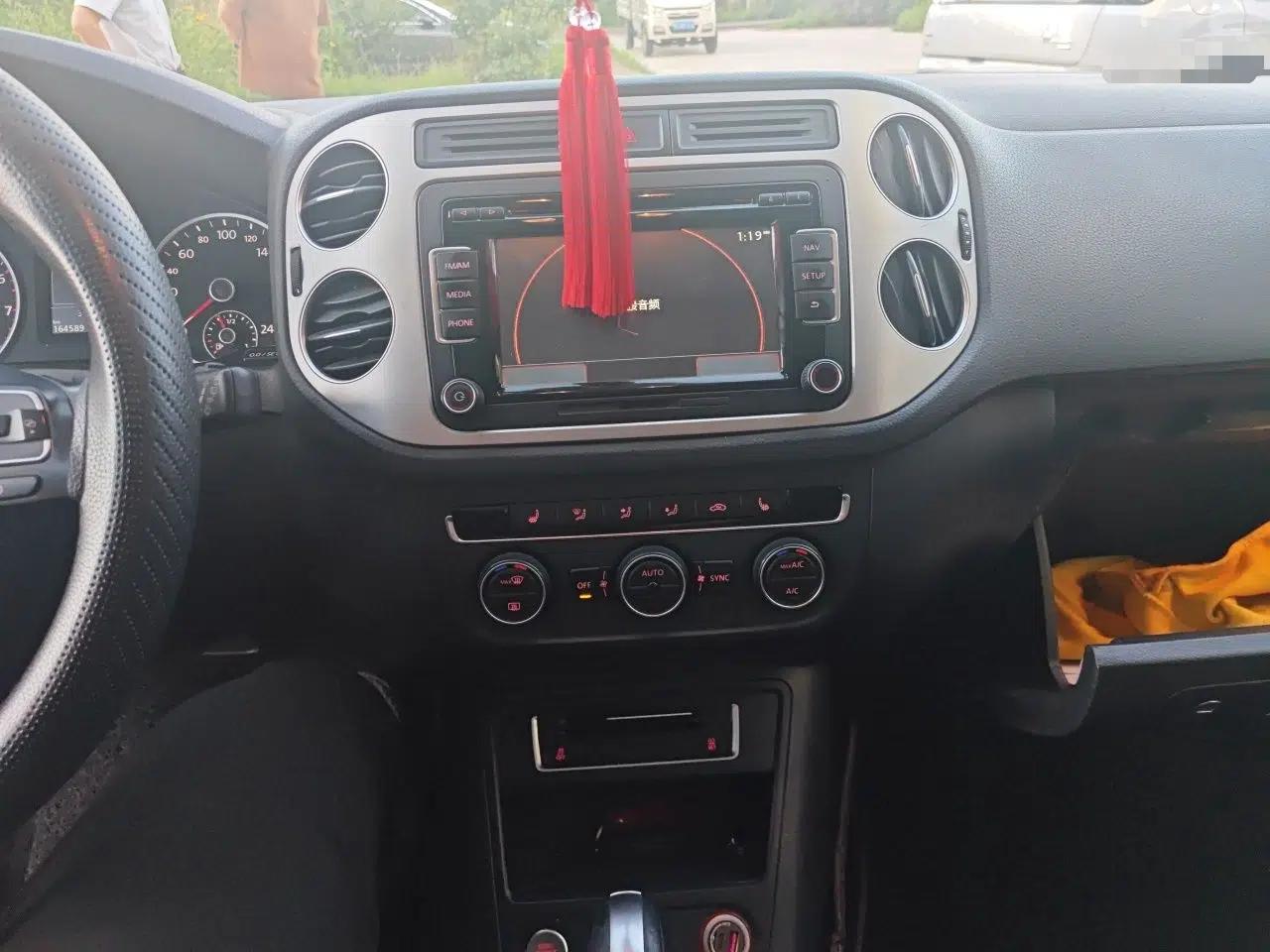 Volkswagen Tiguan 2015 1.8TSI Automatic All-Wheel-Drive Luxury Model — миниатюра 13